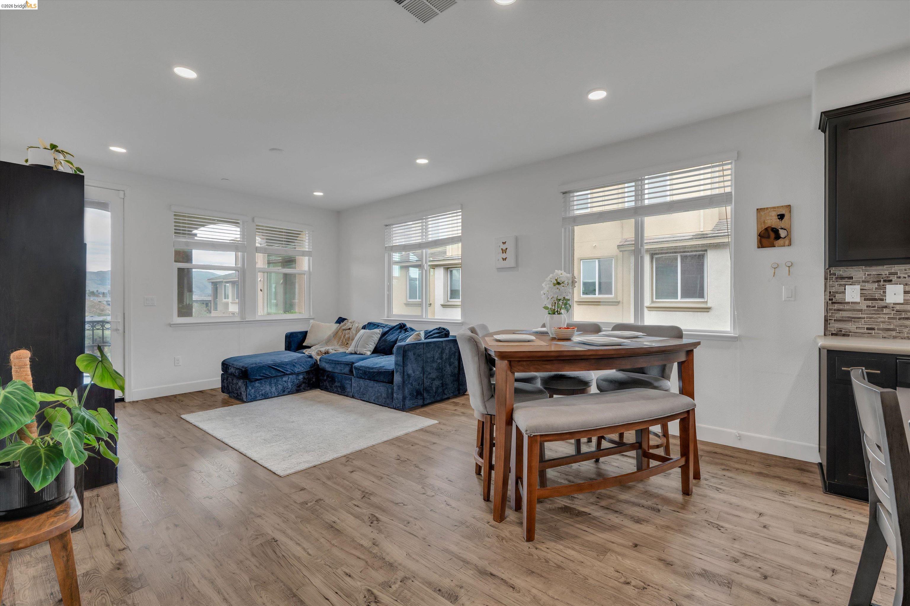 Photo #5: 41132082 Listing: Photo #5