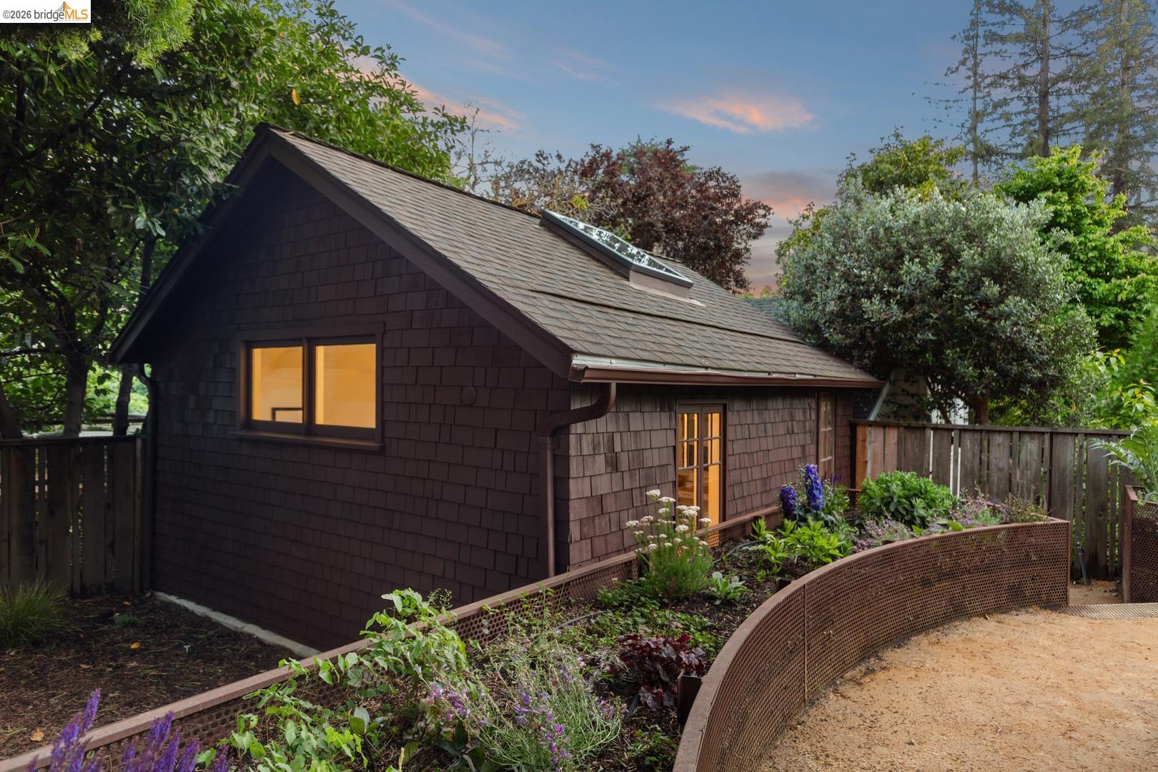 25 Stonewall Rd, Berkeley, CA, 94705