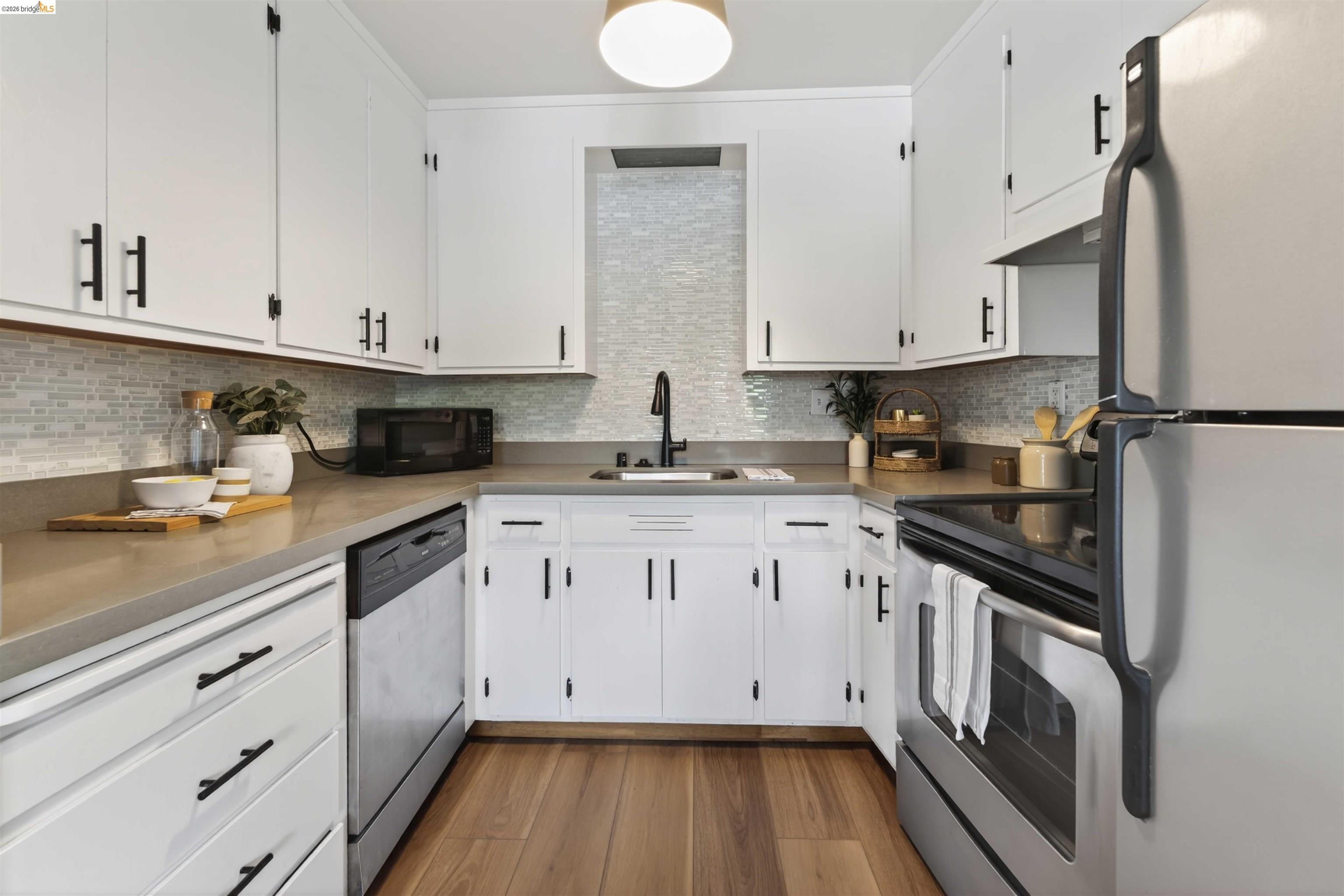 Photo #18: 41132103 Listing: Photo #18