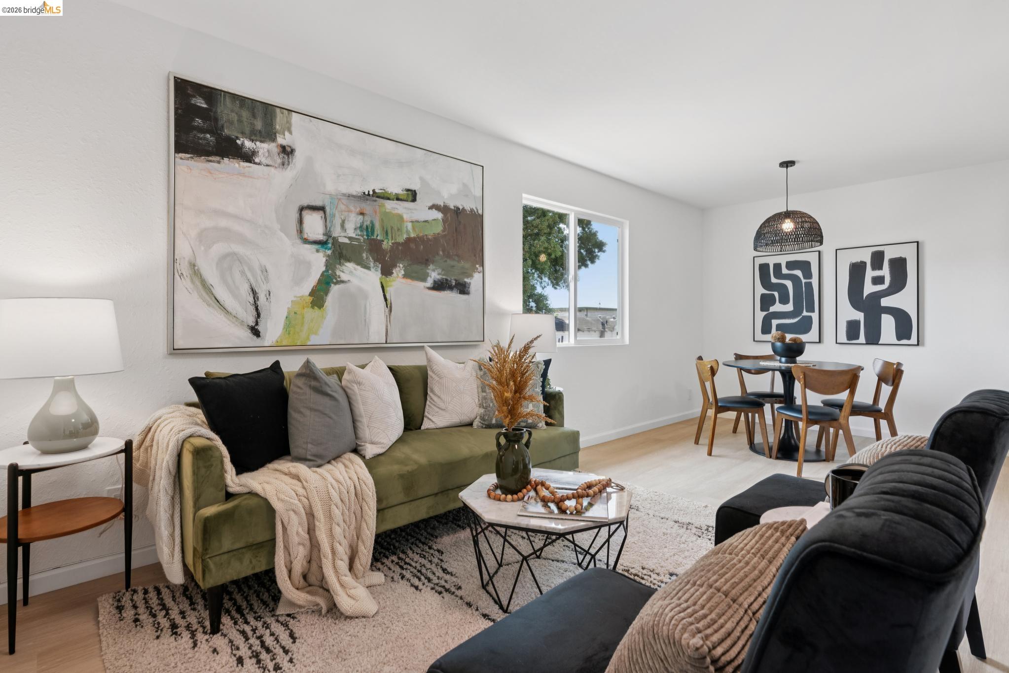 Photo #2: 41132115 Listing: Photo #2