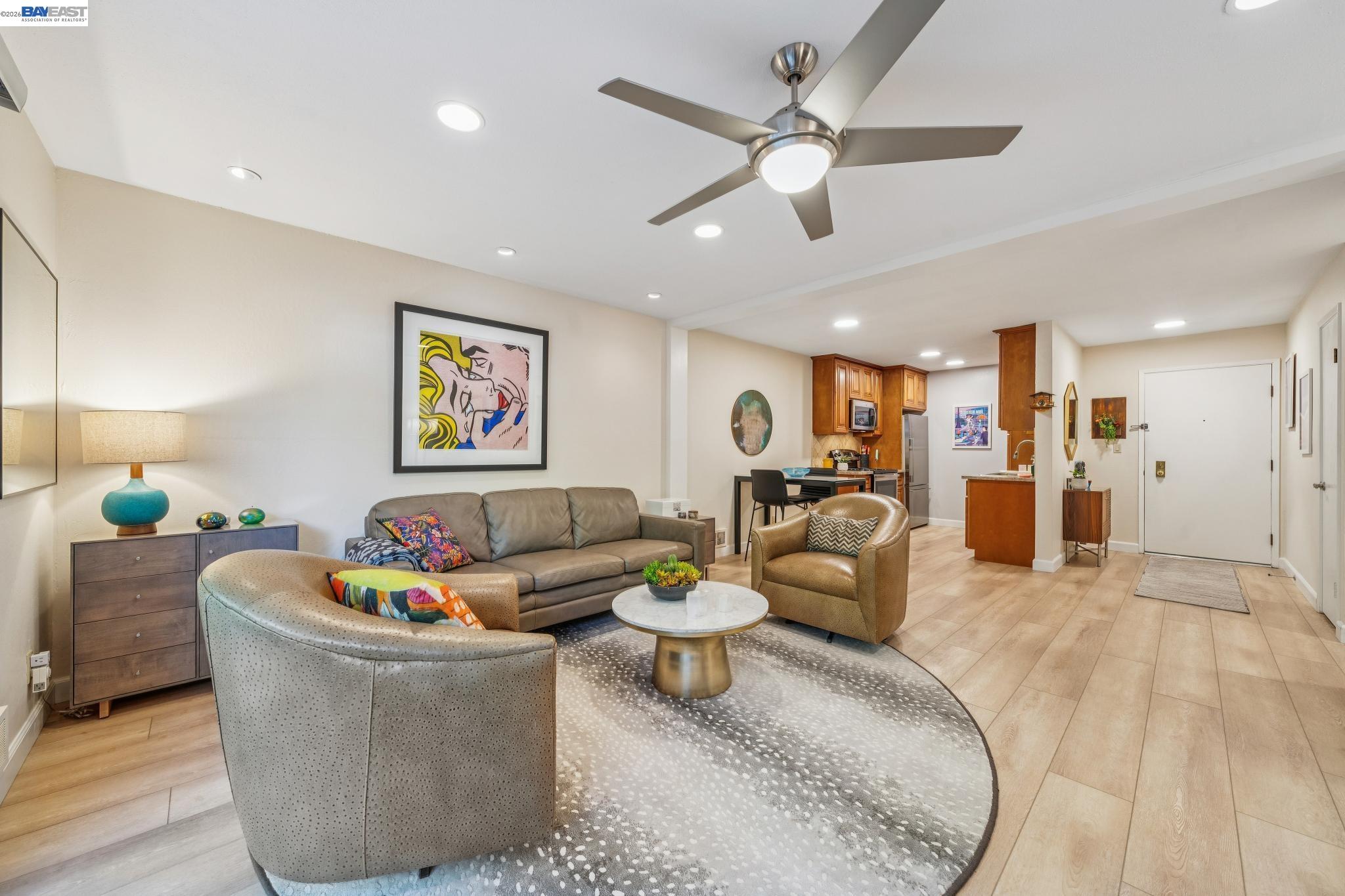 Photo #8: 41132118 Listing: Photo #8