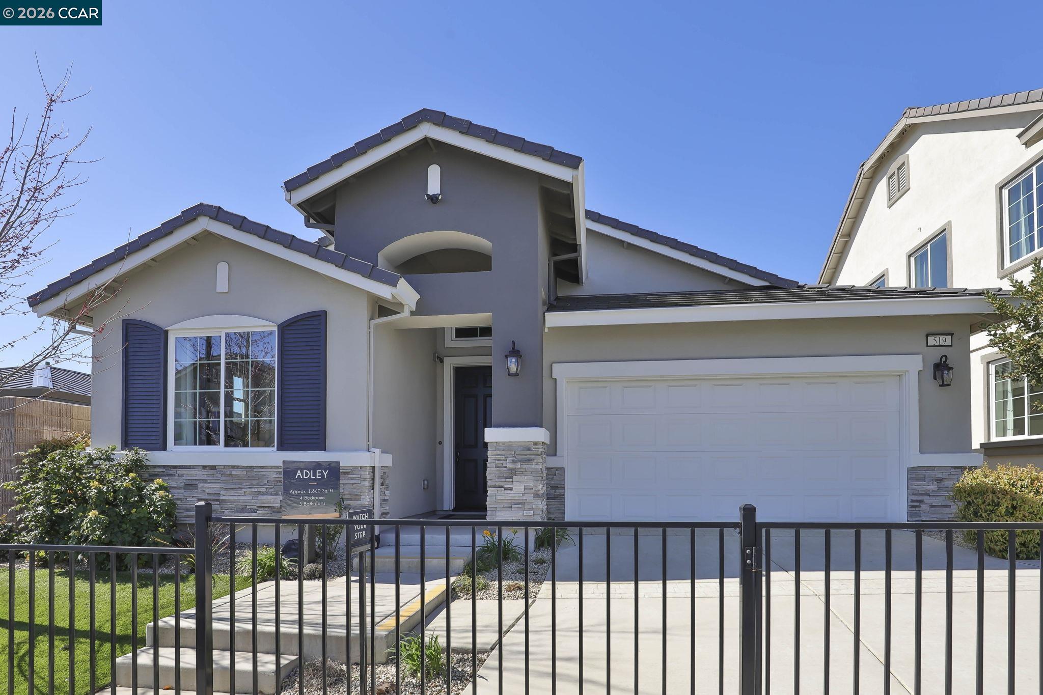 Front Image Thumbnail for CC41132124