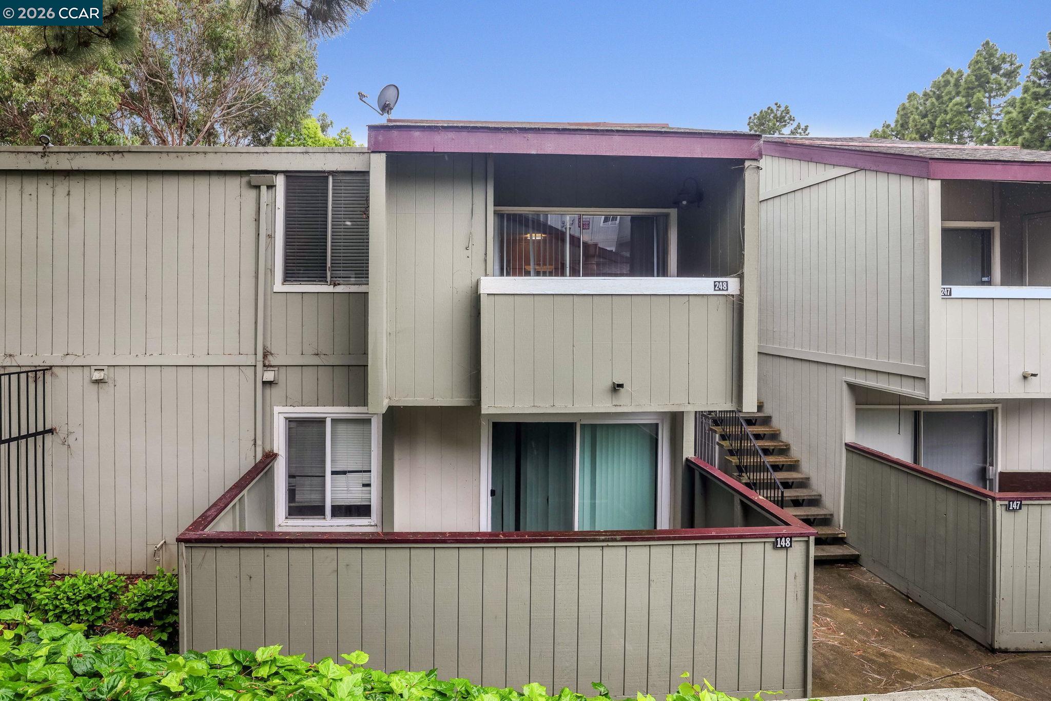 Front Image Thumbnail for CC41132134