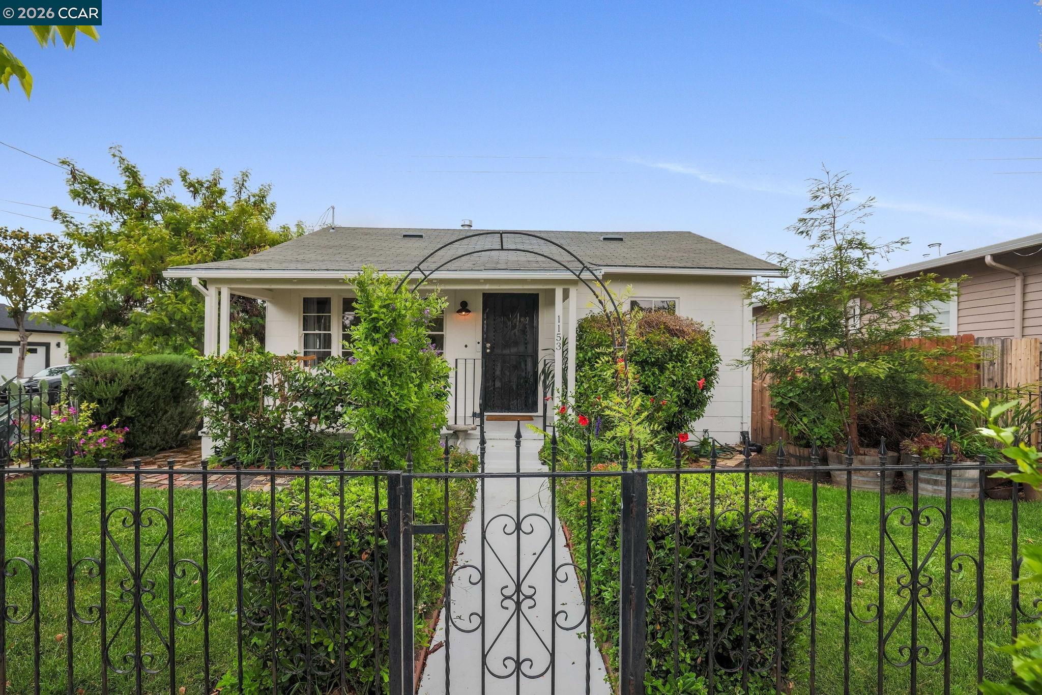 Front Image Thumbnail for CC41132136