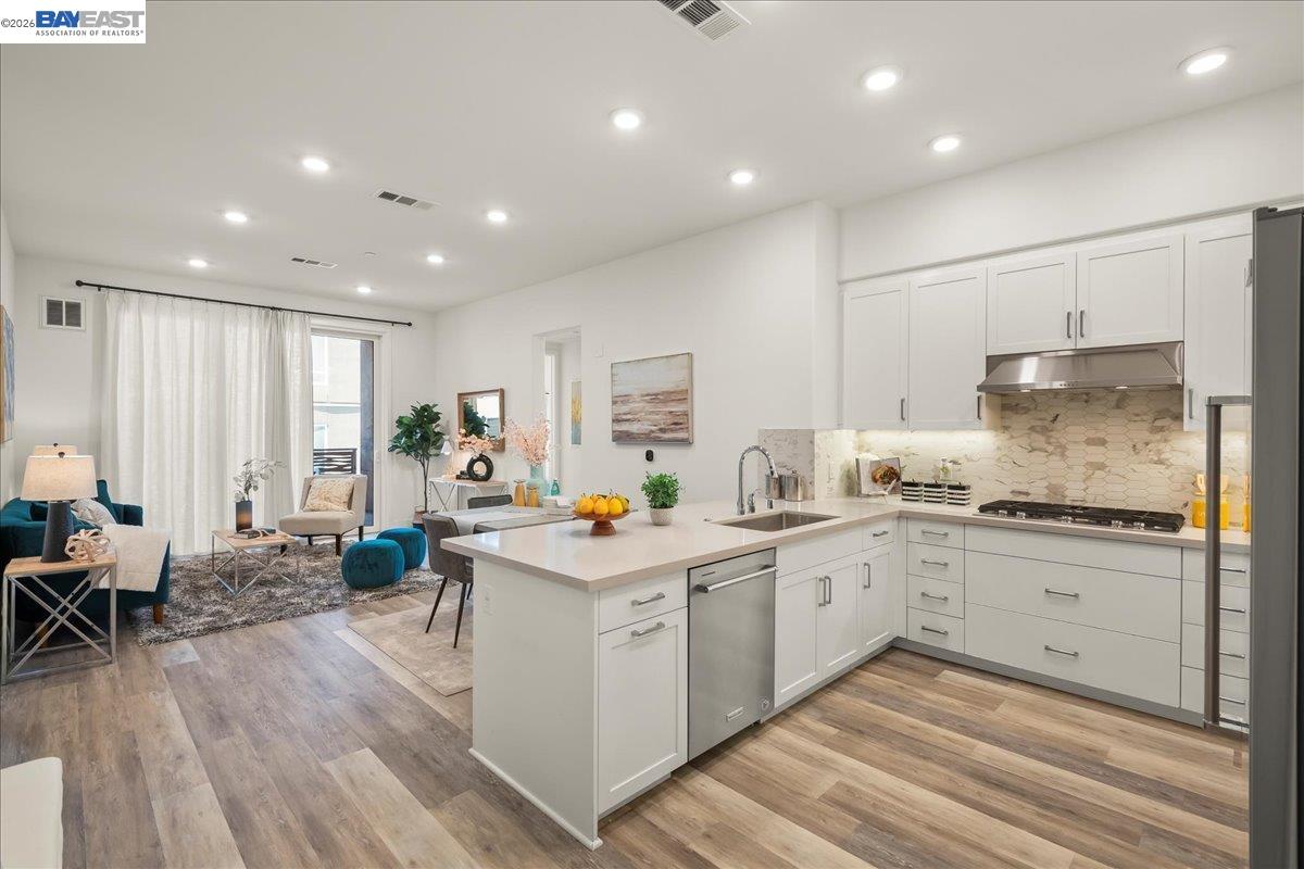 Photo #4: 41132139 Listing: Photo #4