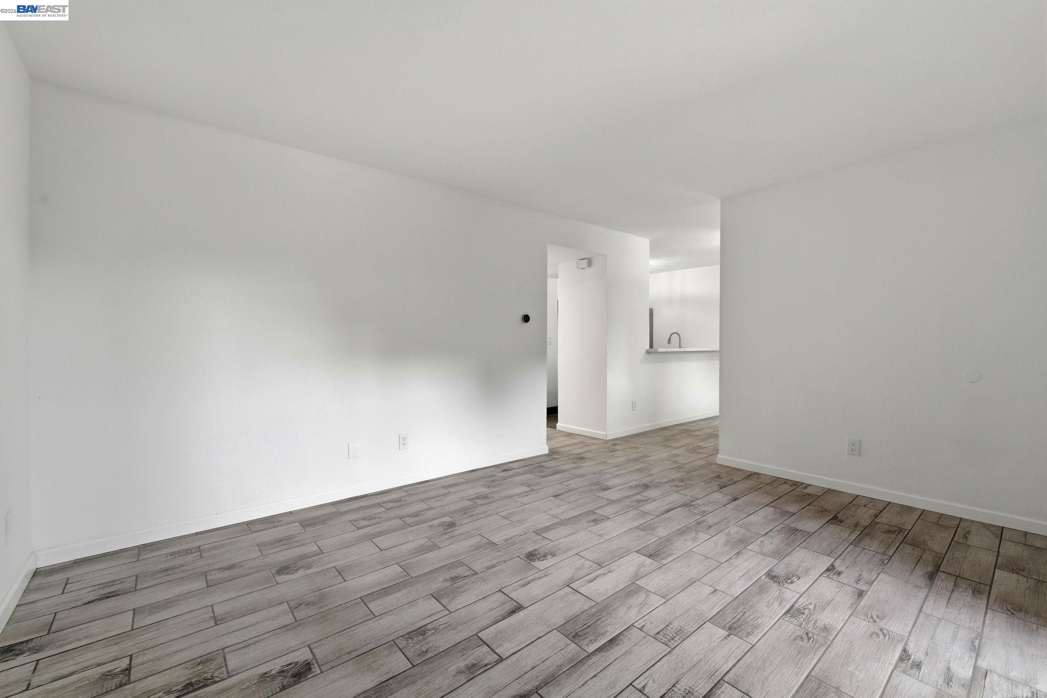 Photo #5: 41132144 Listing: Photo #5