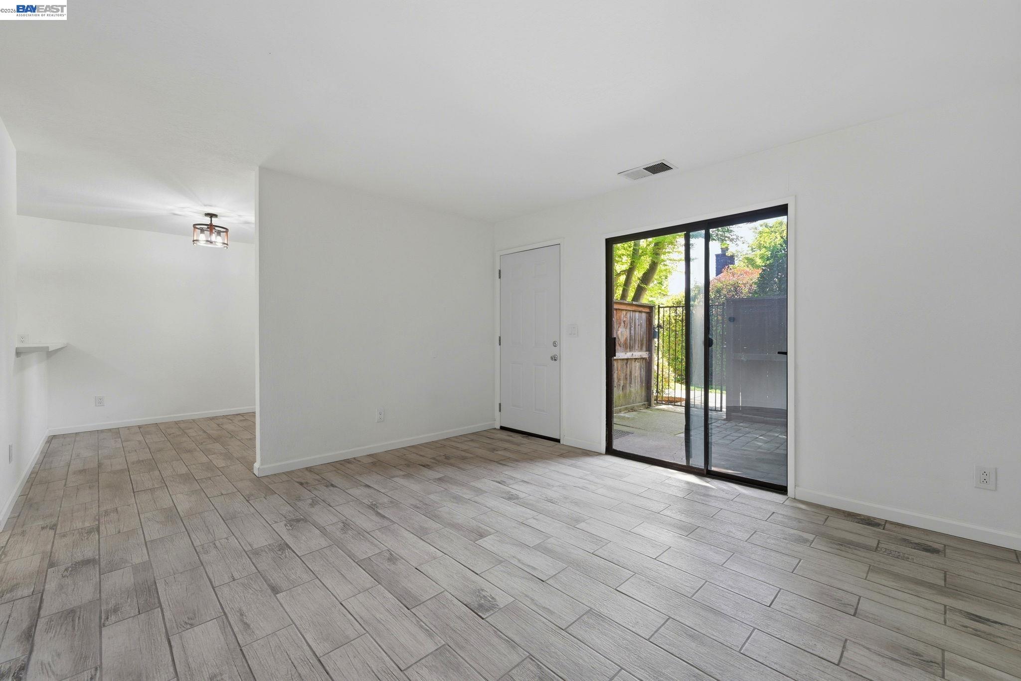 Photo #6: 41132144 Listing: Photo #6