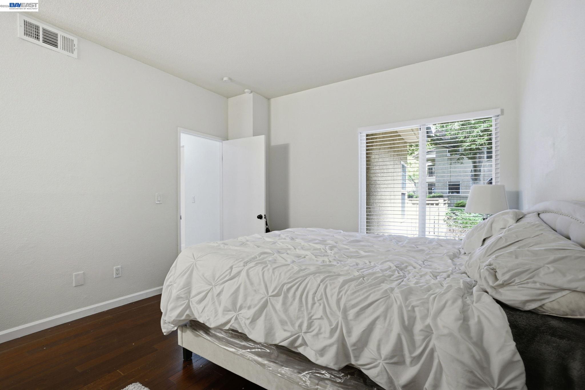 Photo #16: 41132148 Listing: Photo #16