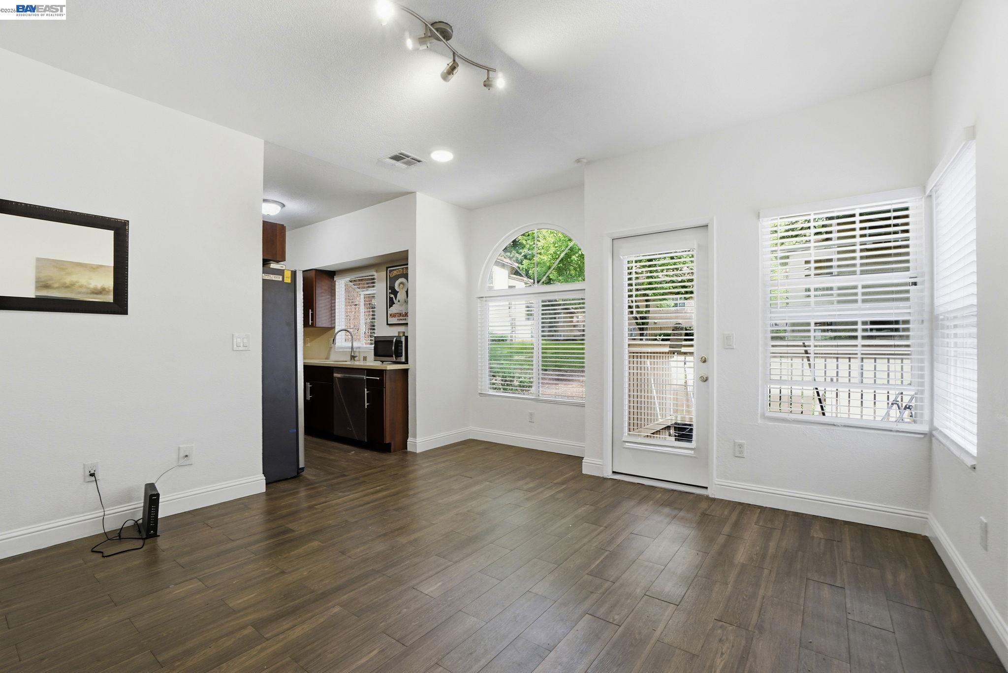 Photo #6: 41132148 Listing: Photo #6