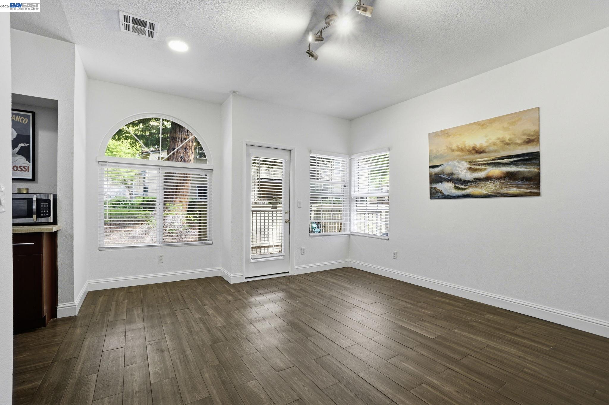 Photo #10: 41132148 Listing: Photo #10