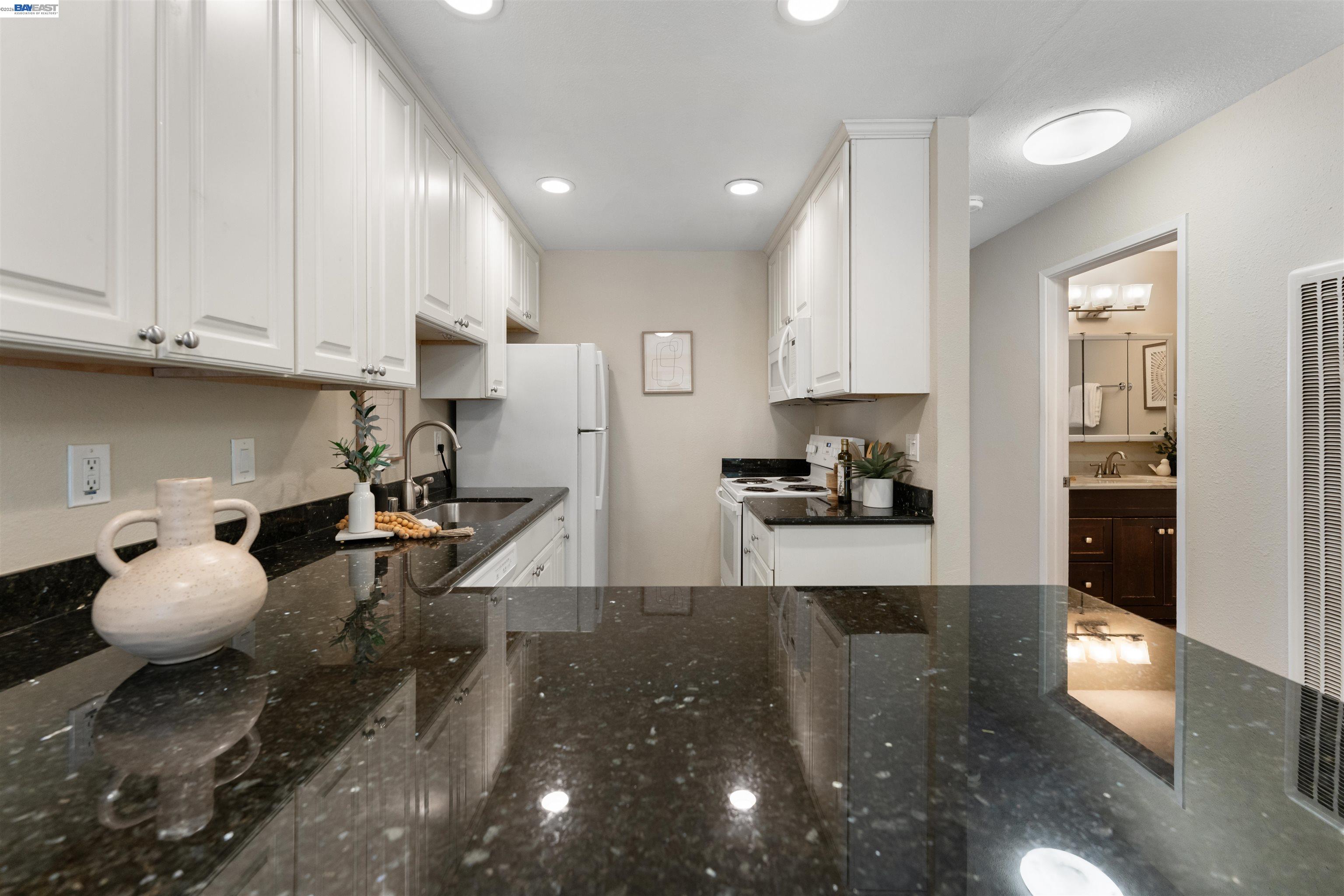 Photo #11: 41132162 Listing: Photo #11