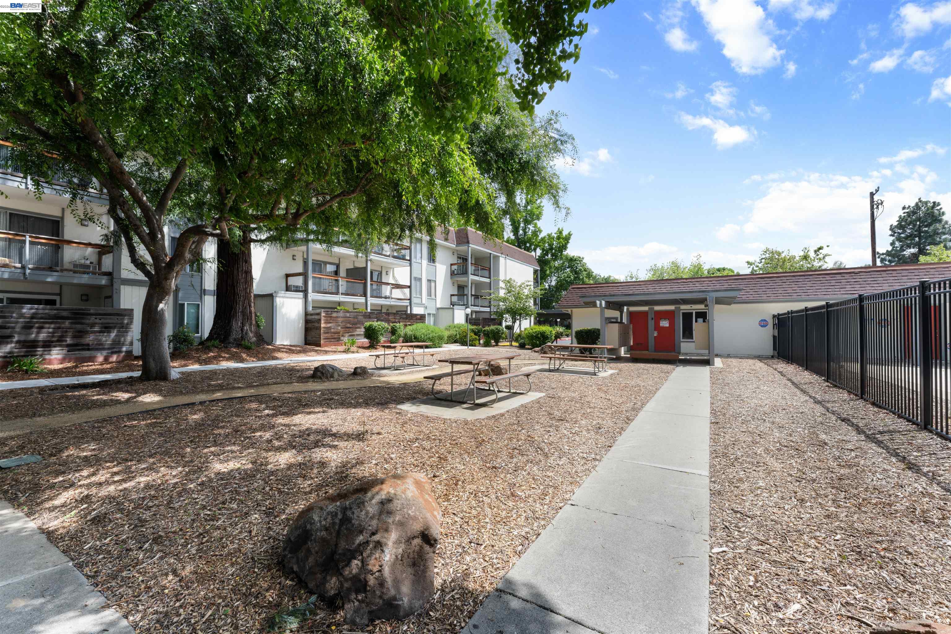 Photo #24: 41132162 Listing: Photo #24