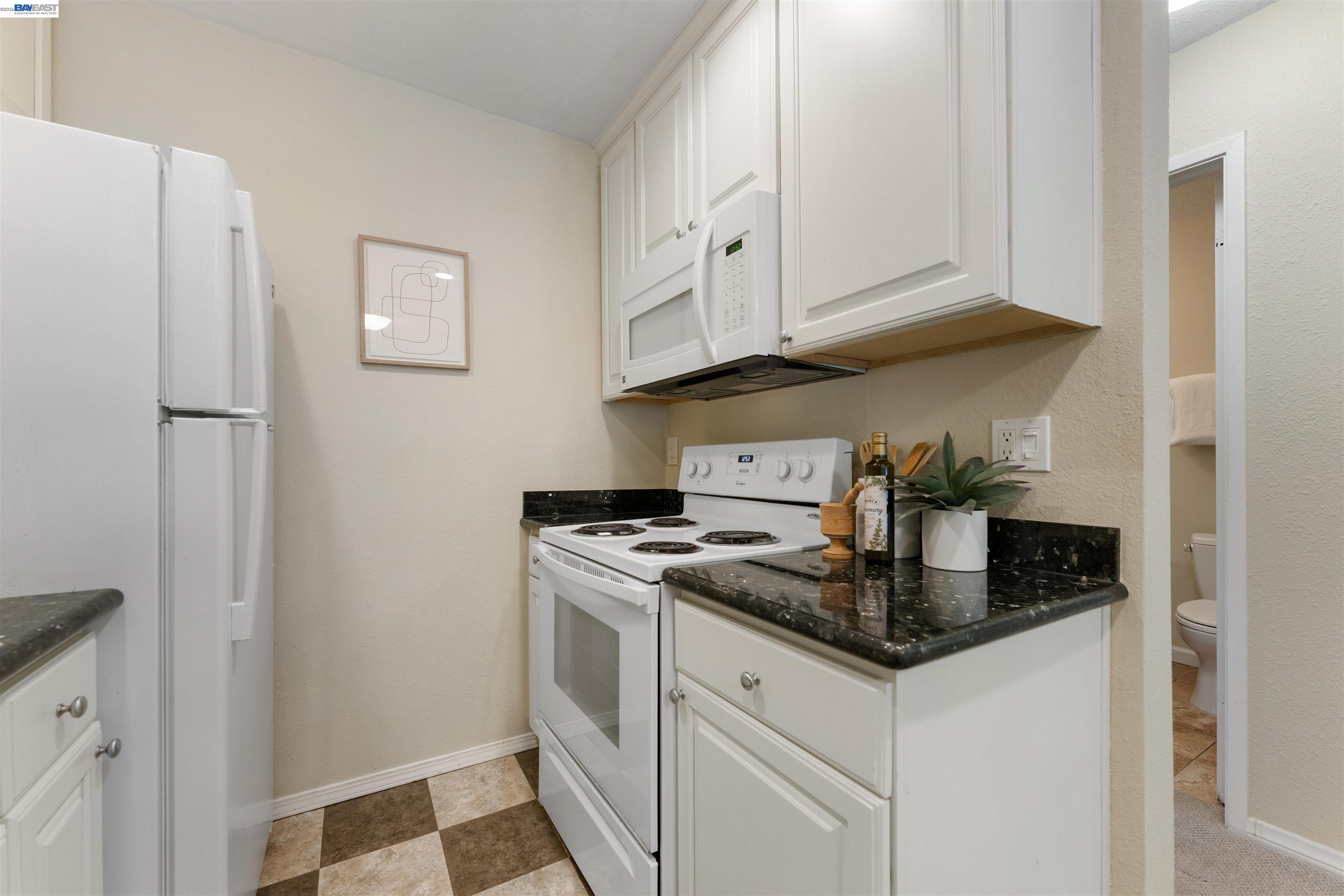 Photo #10: 41132162 Listing: Photo #10