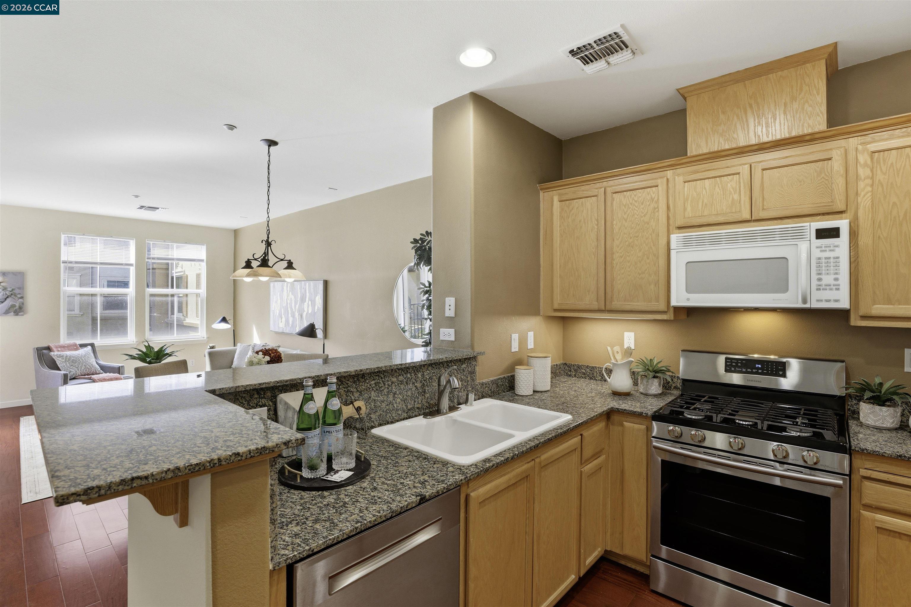 Photo #3: 41132182 Listing: Photo #3