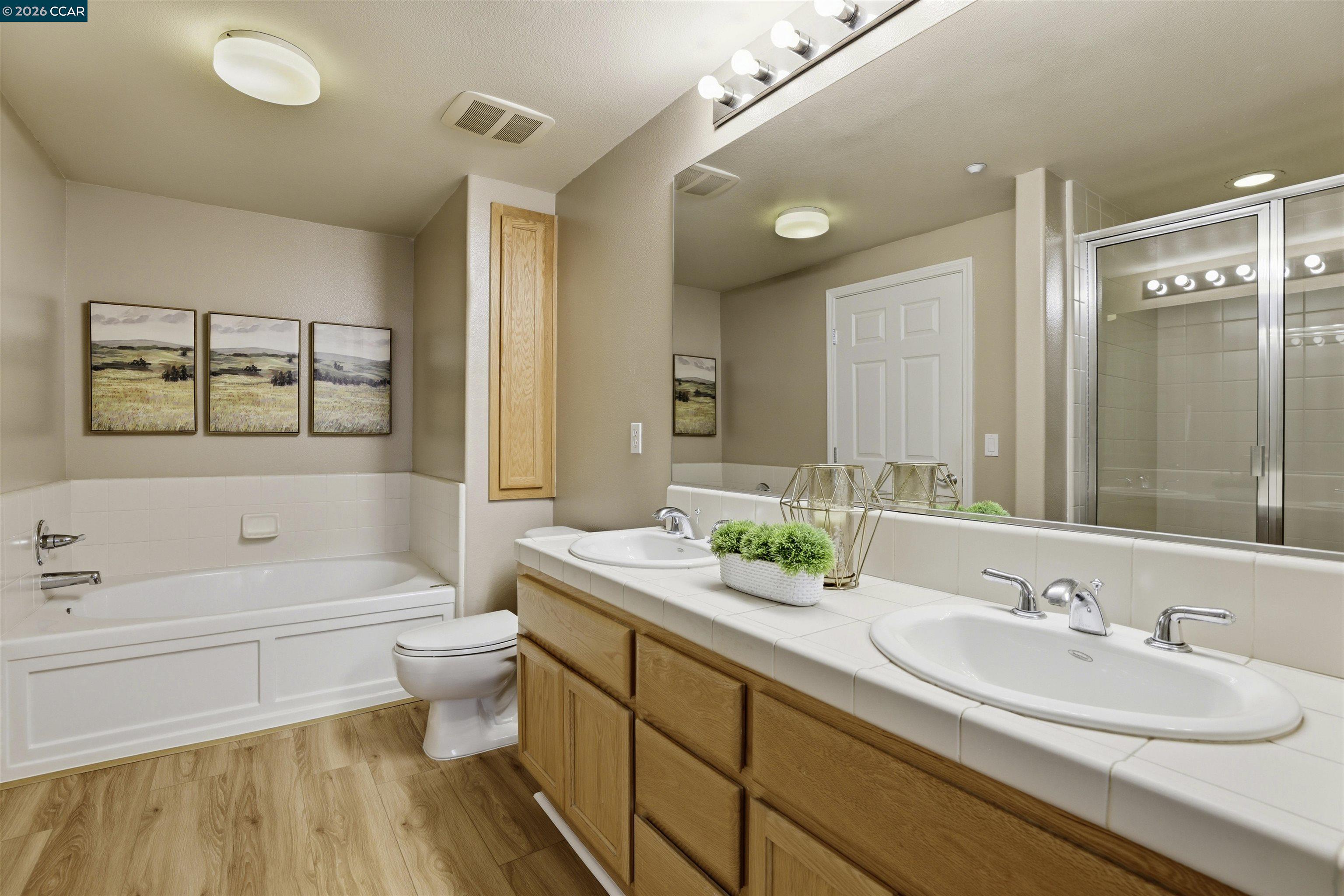 Photo #8: 41132182 Listing: Photo #8