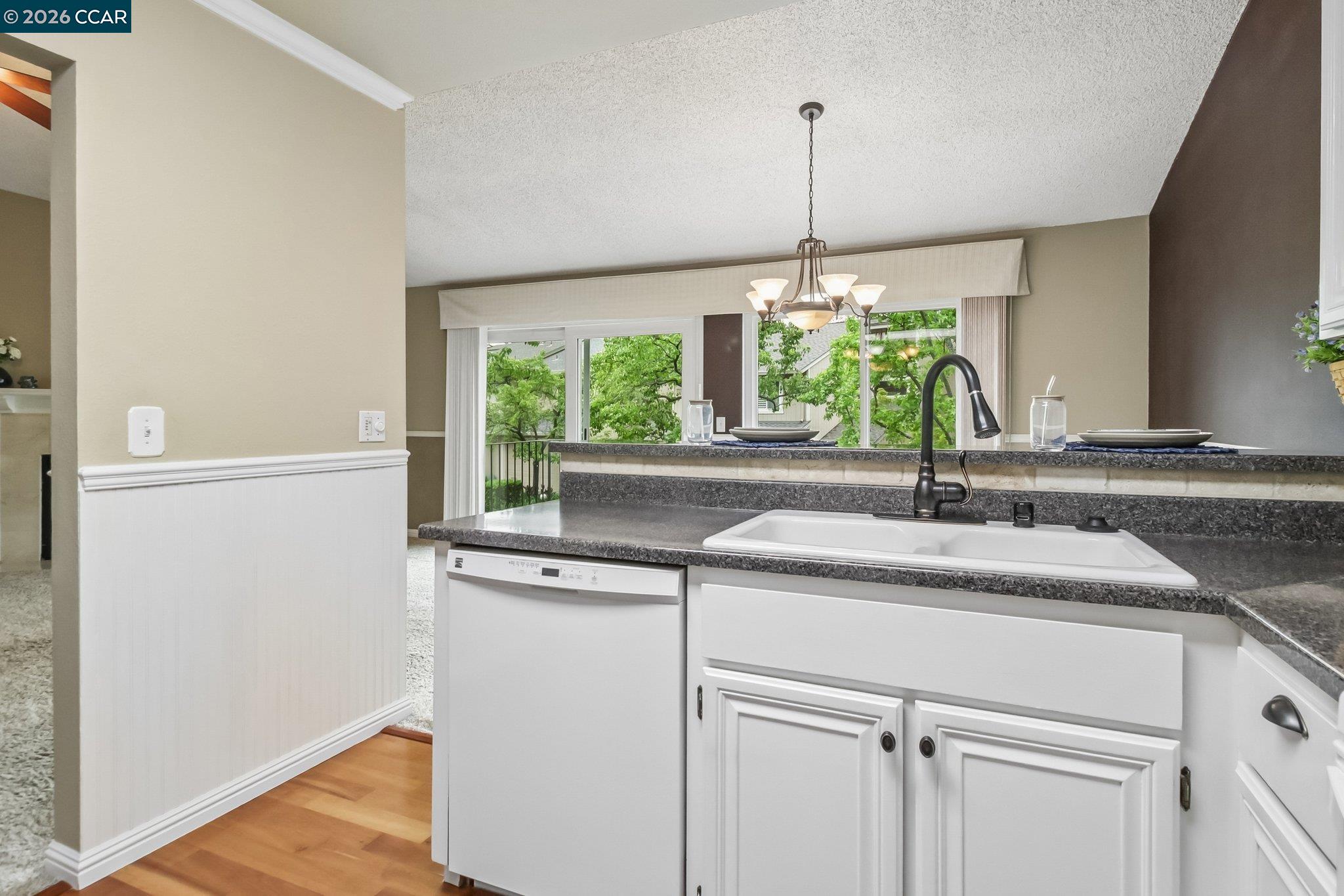 Photo #11: 41132192 Listing: Photo #11