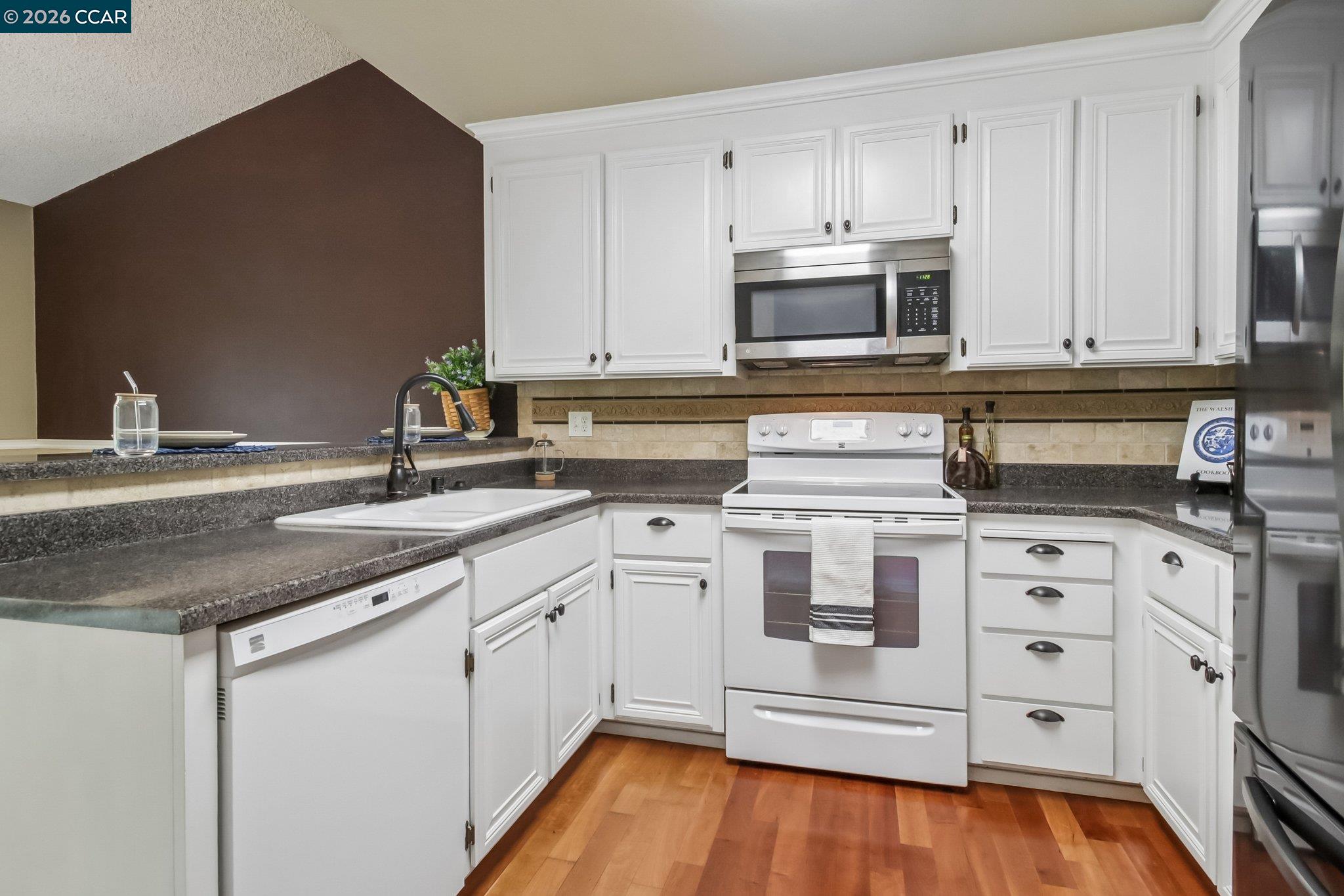 Photo #10: 41132192 Listing: Photo #10