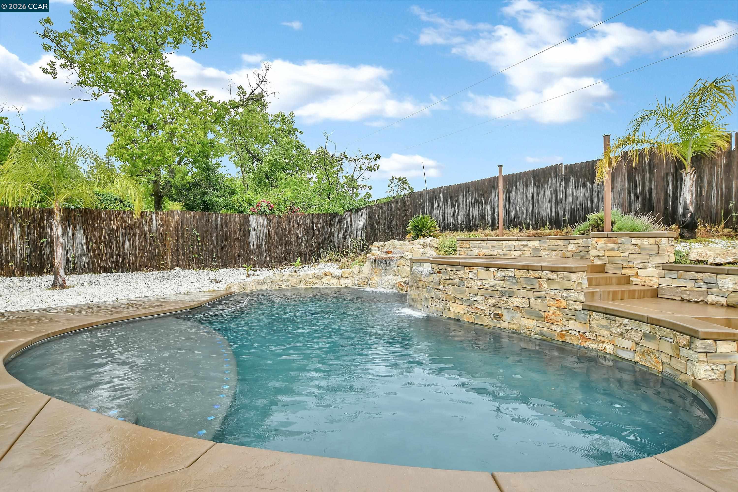 196 Bittercreek Dr, Folsom CA 95630 — photo 2