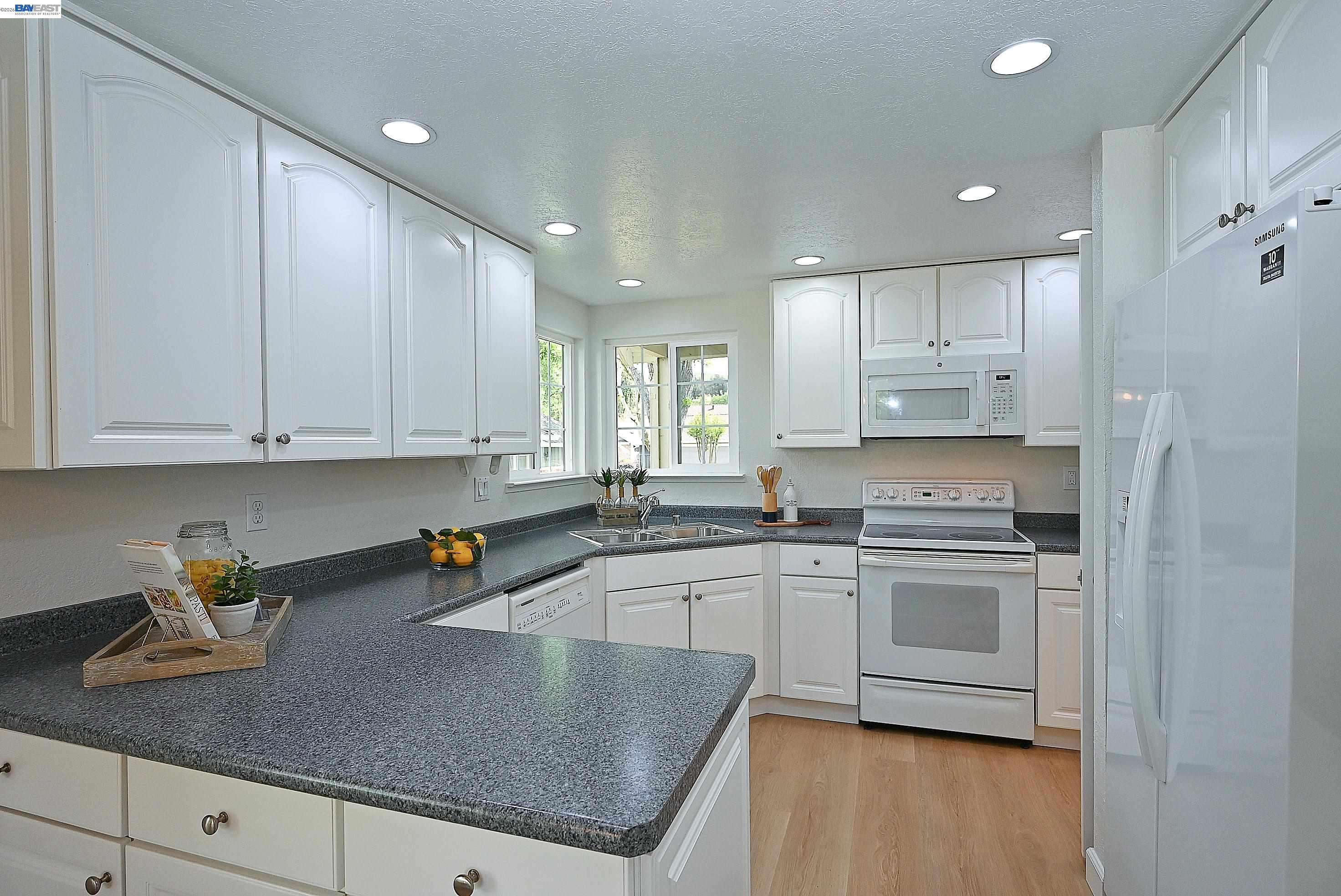 Photo #14: 41132222 Listing: Photo #14