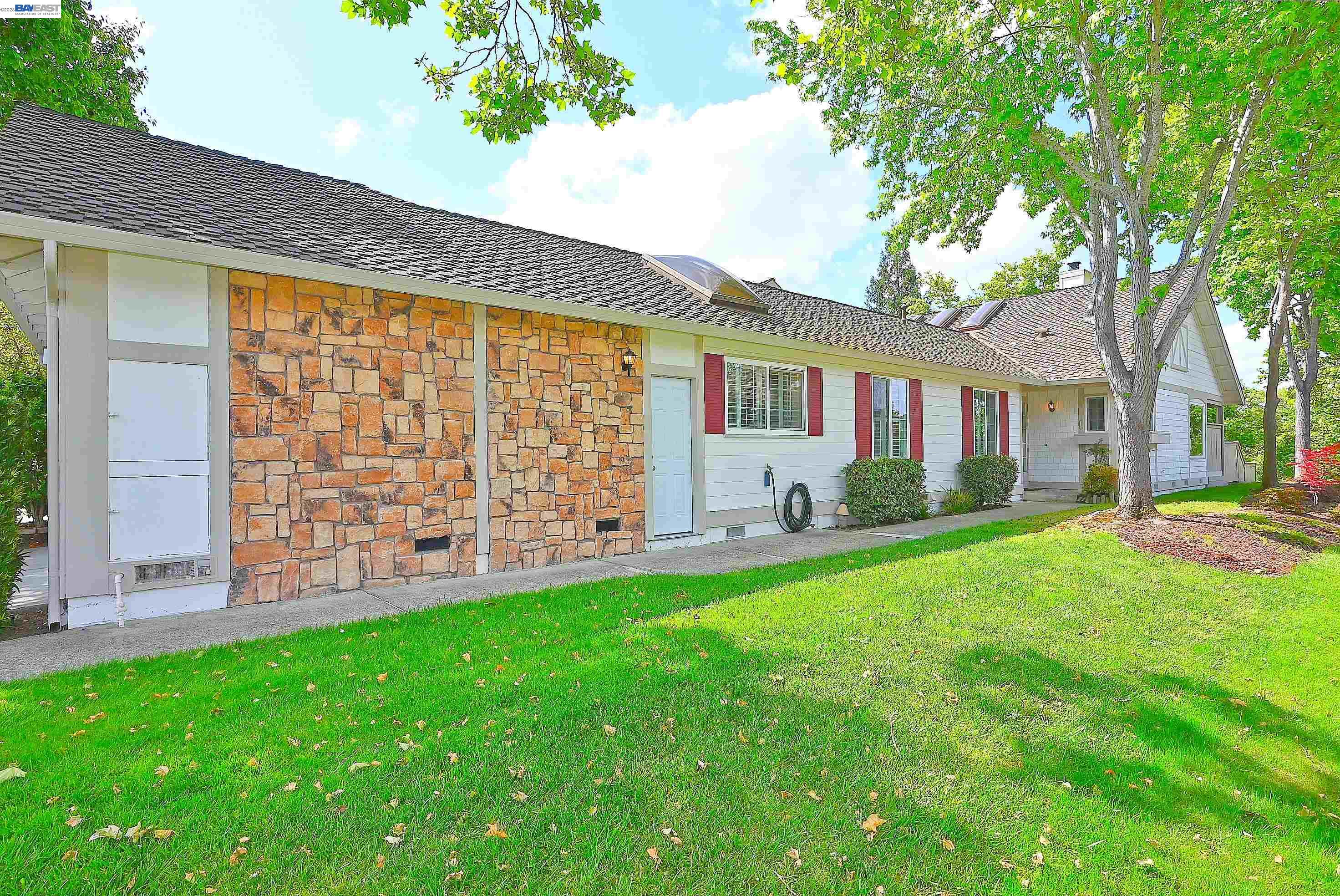 Photo #4: 41132222 Listing: Photo #4