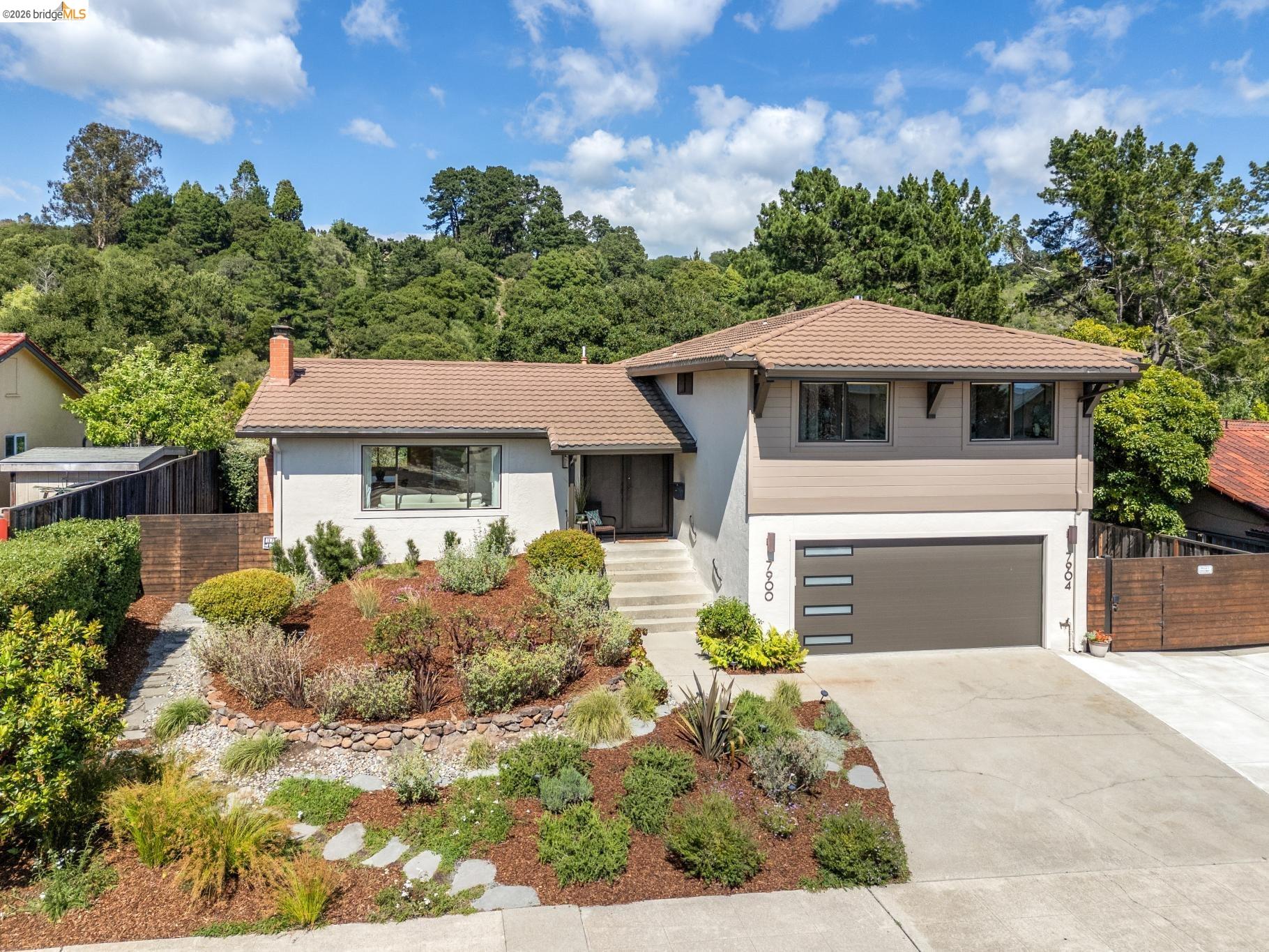6739 Skyview Dr, Oakland, CA, 94605