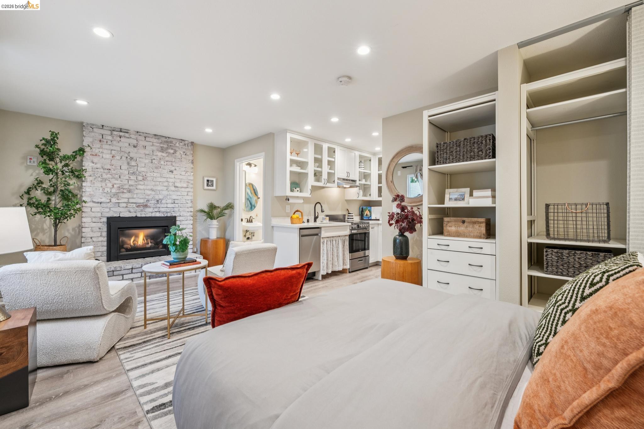 7900 Hansom Dr, Oakland, CA, 94605