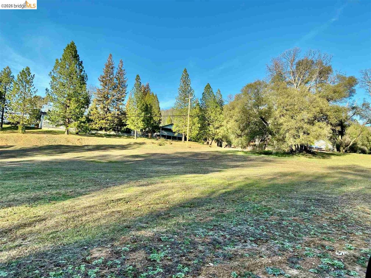 Groveland (A gateway to Yosemite)