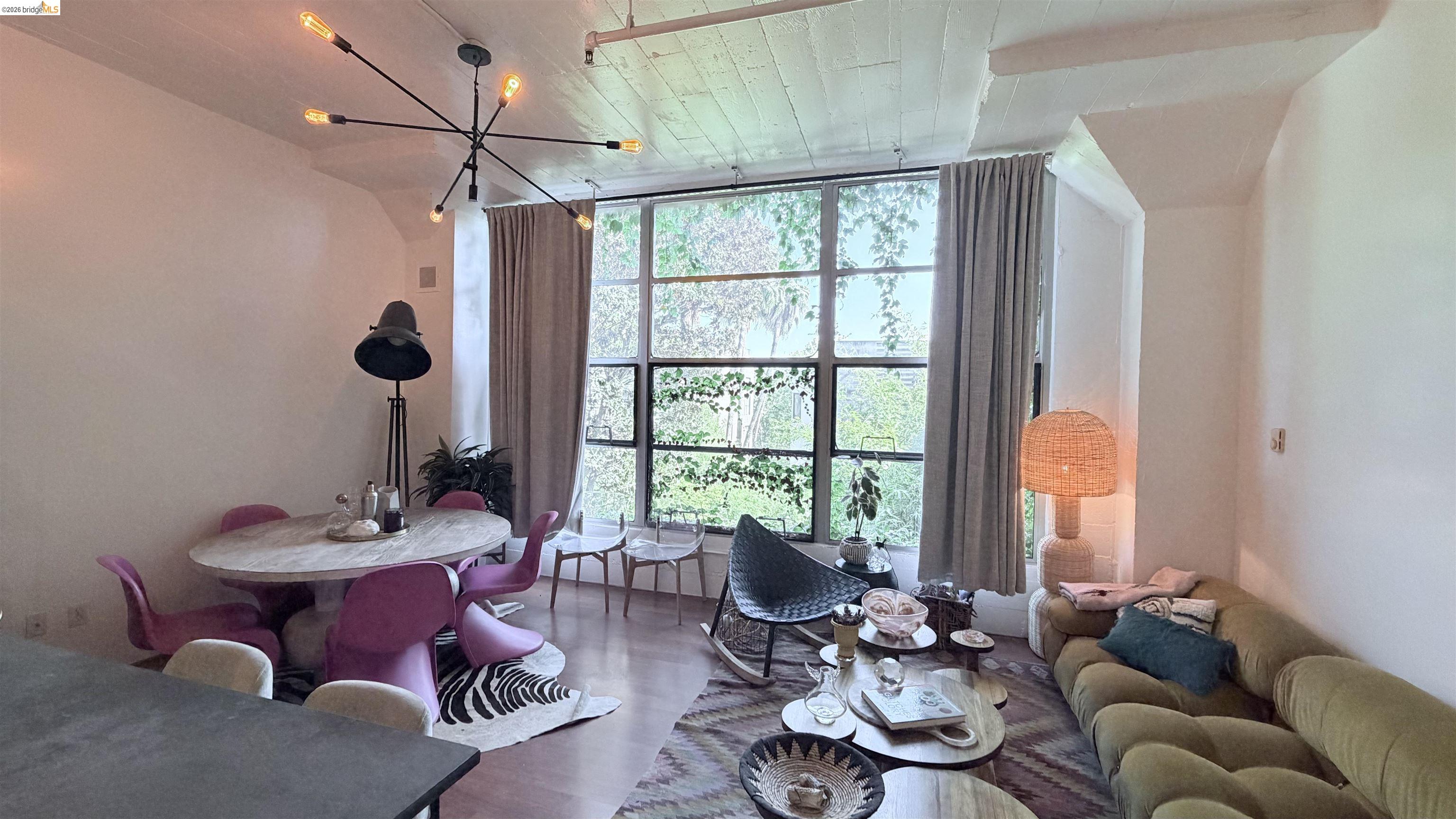 Front Image Thumbnail for EB41132261