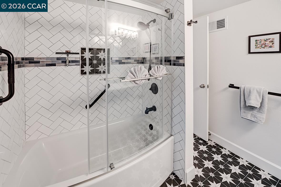 Photo #41: 41132262 Listing: Photo #41