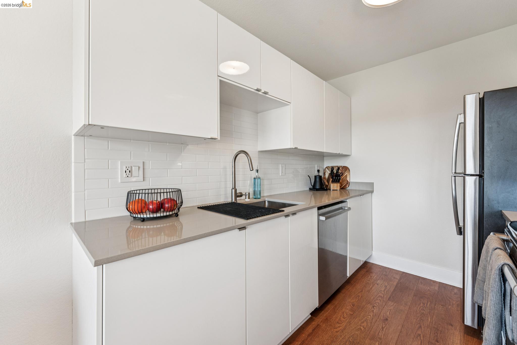 194 Lakeshore Ct, Richmond CA 94804 — photo 9