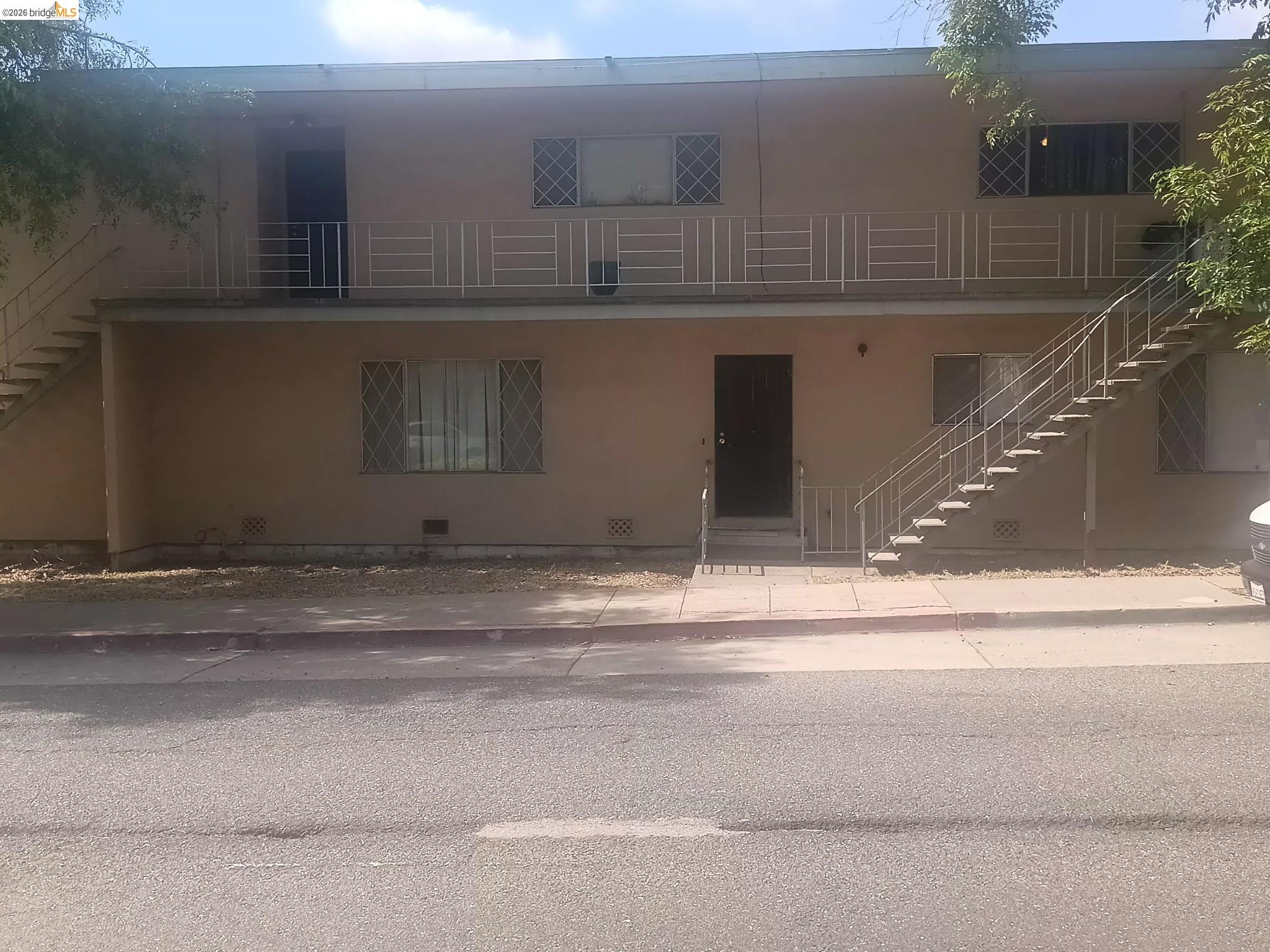 Front Image Thumbnail for EB41132285