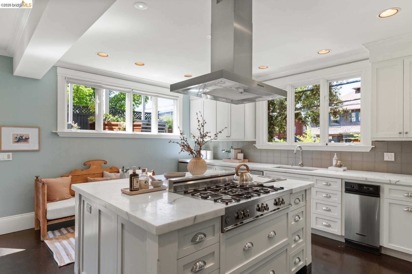 2520 RUSSELL ST, BERKELEY, CA 94705  Photo 13