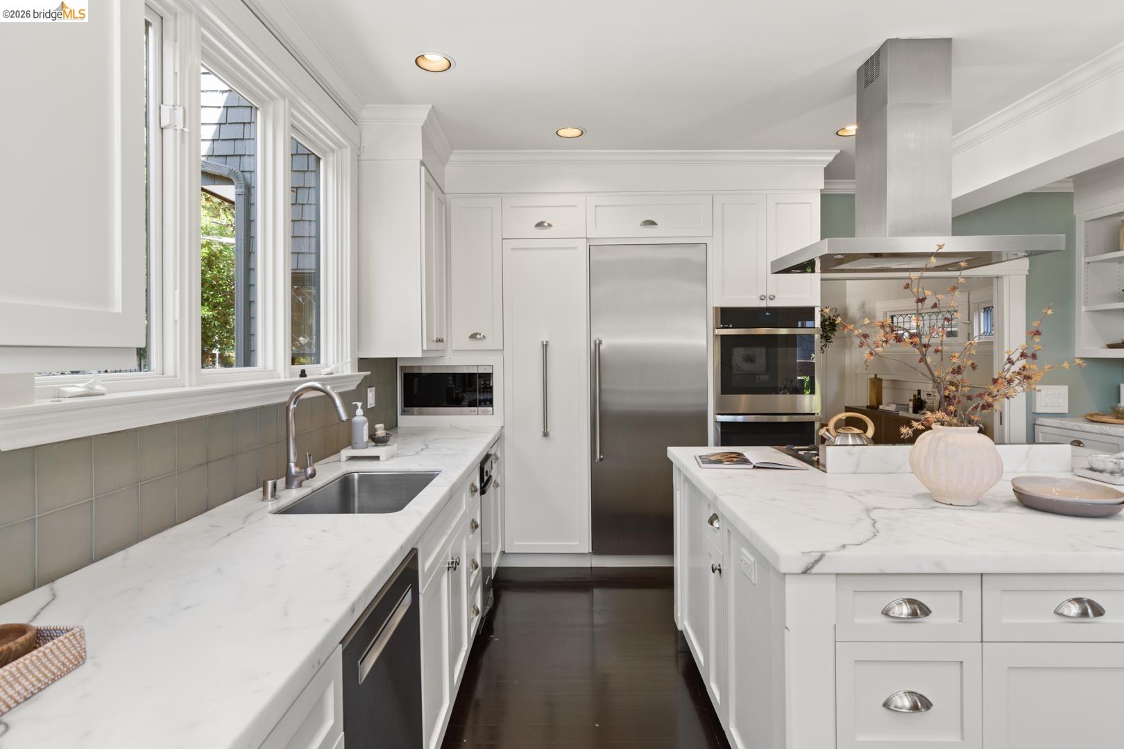 2520 RUSSELL ST, BERKELEY, CA 94705  Photo 15