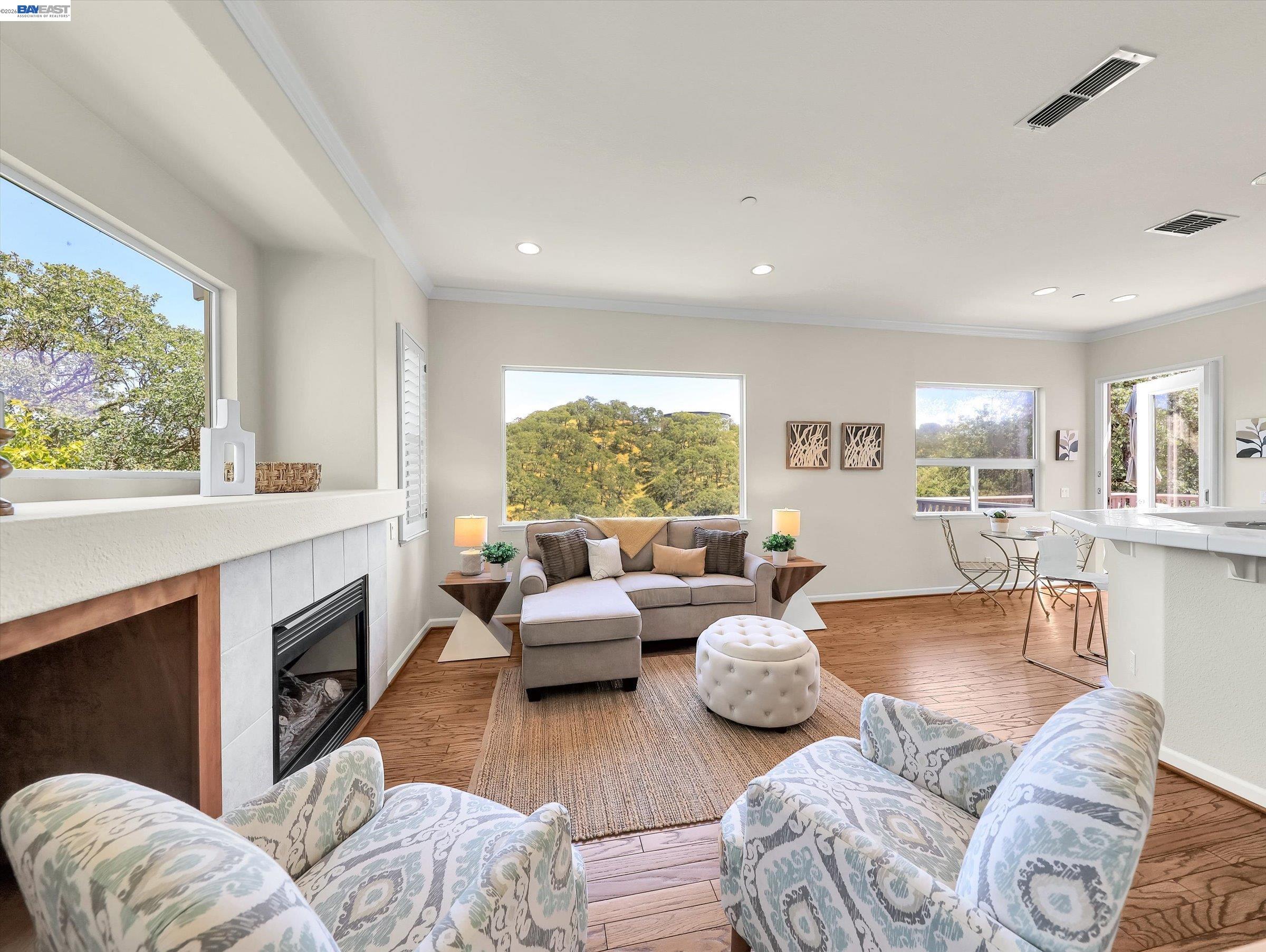 Photo #5: 41132298 Listing: Photo #5