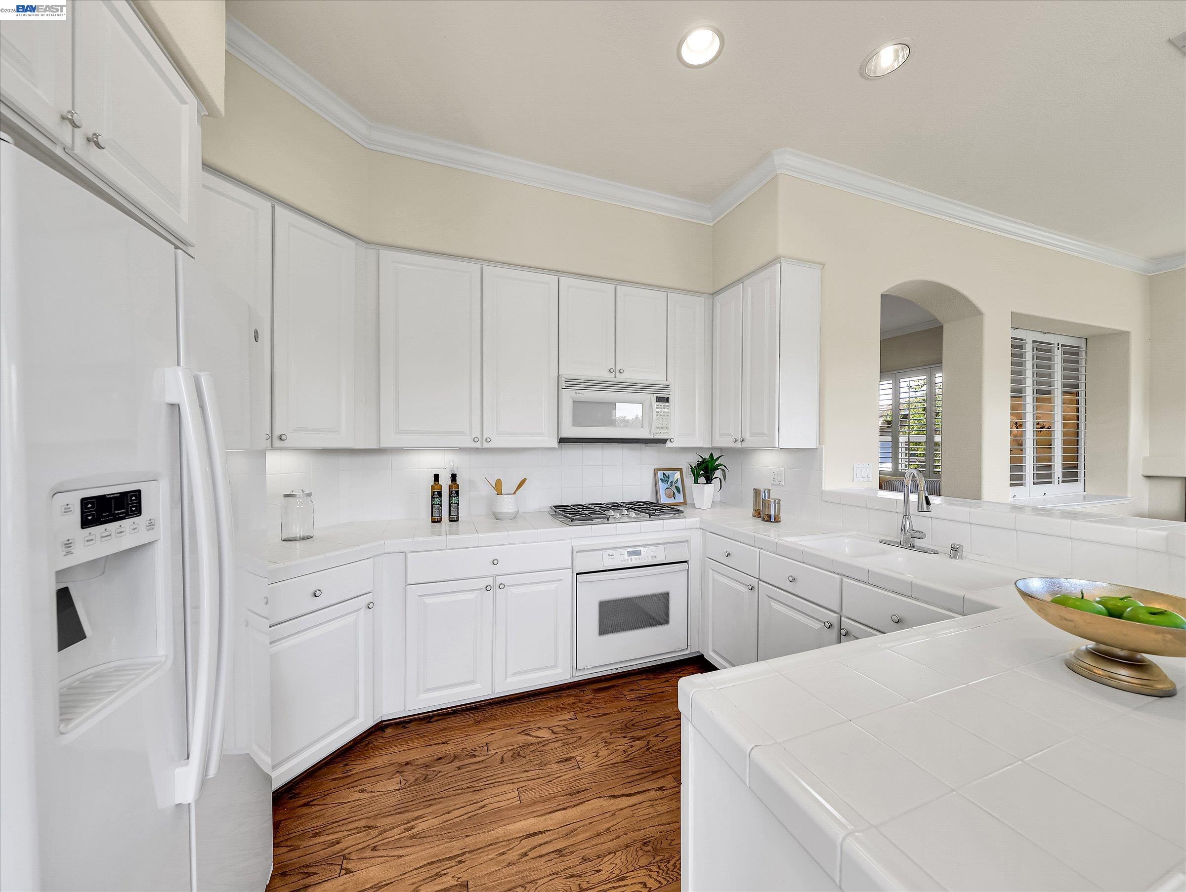 Photo #6: 41132298 Listing: Photo #6