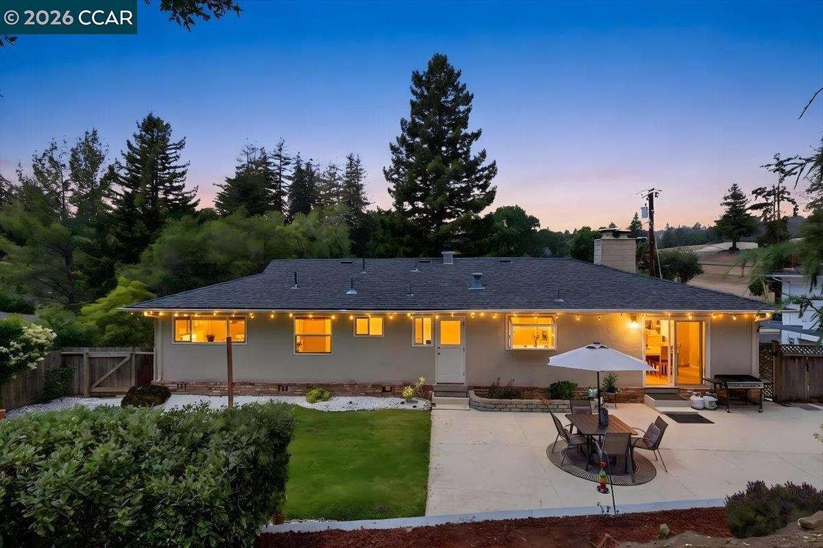 125 Elysian Fields Dr, Oakland CA 94605 — photo 2