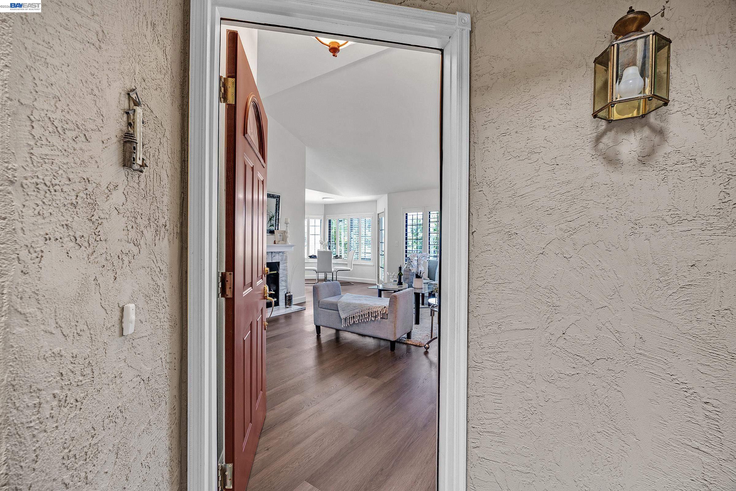 Photo #2: 41132303 Listing: Photo #2