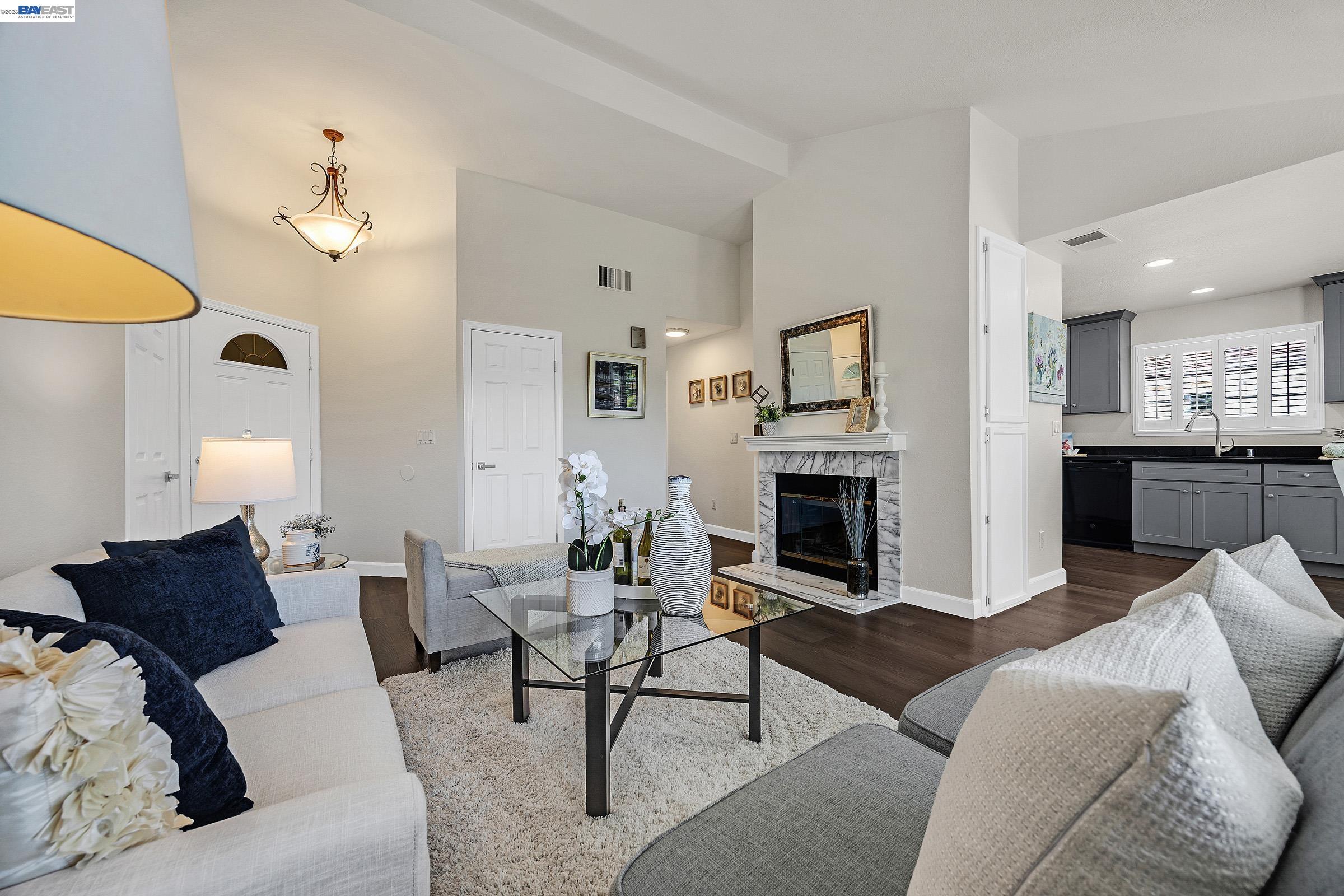 Photo #8: 41132303 Listing: Photo #8