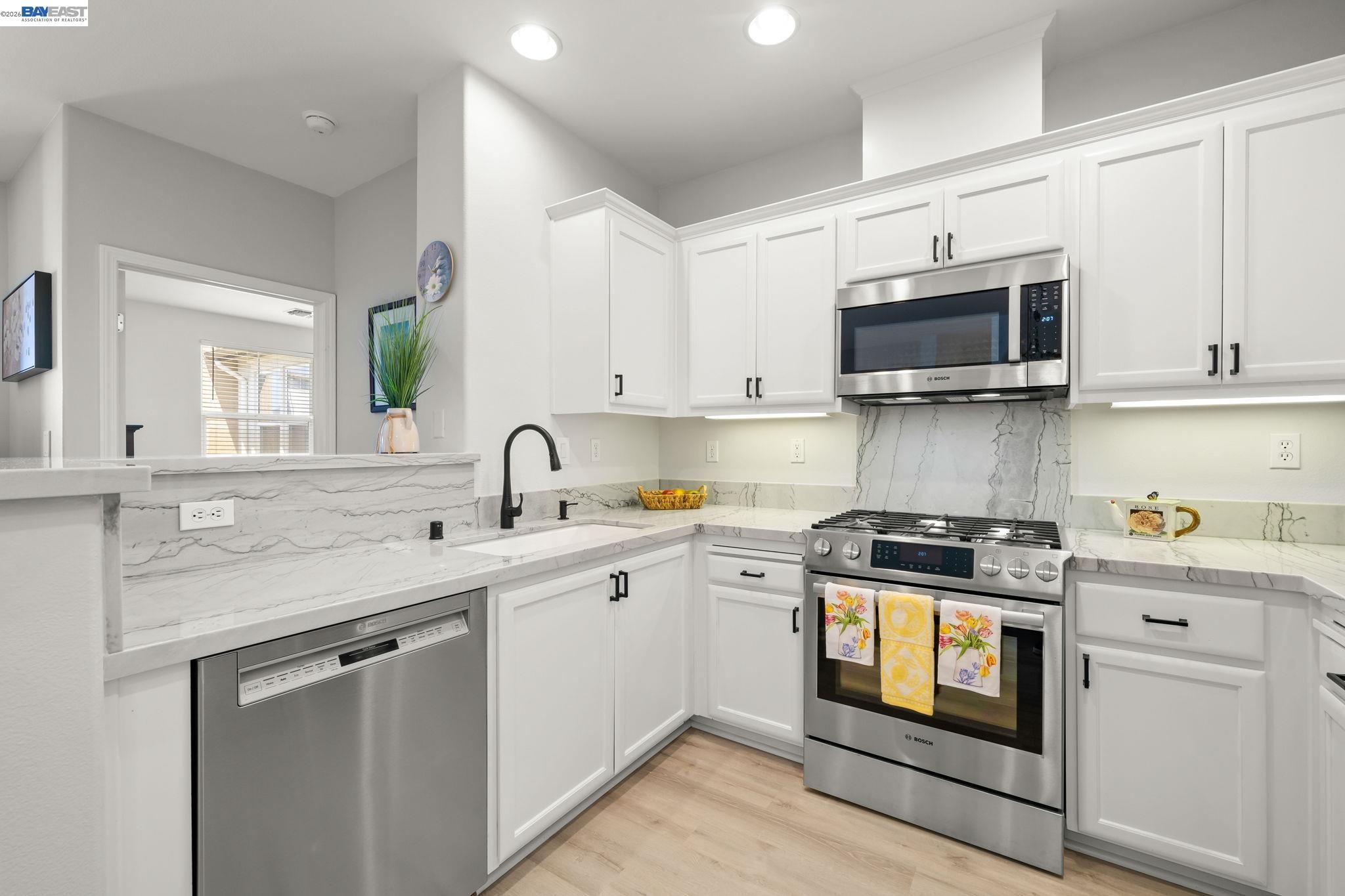 Photo #8: 41132319 Listing: Photo #8