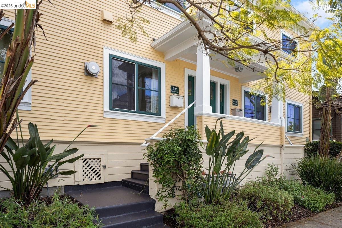 851 Arlington Ave, Oakland CA 94608 — photo 2