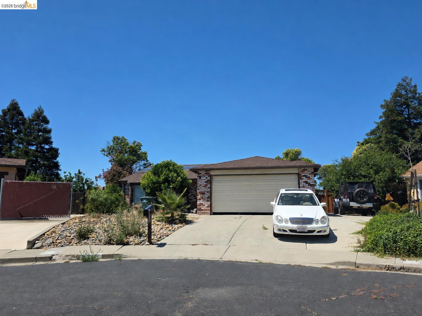 Front Image Thumbnail for EB41132332