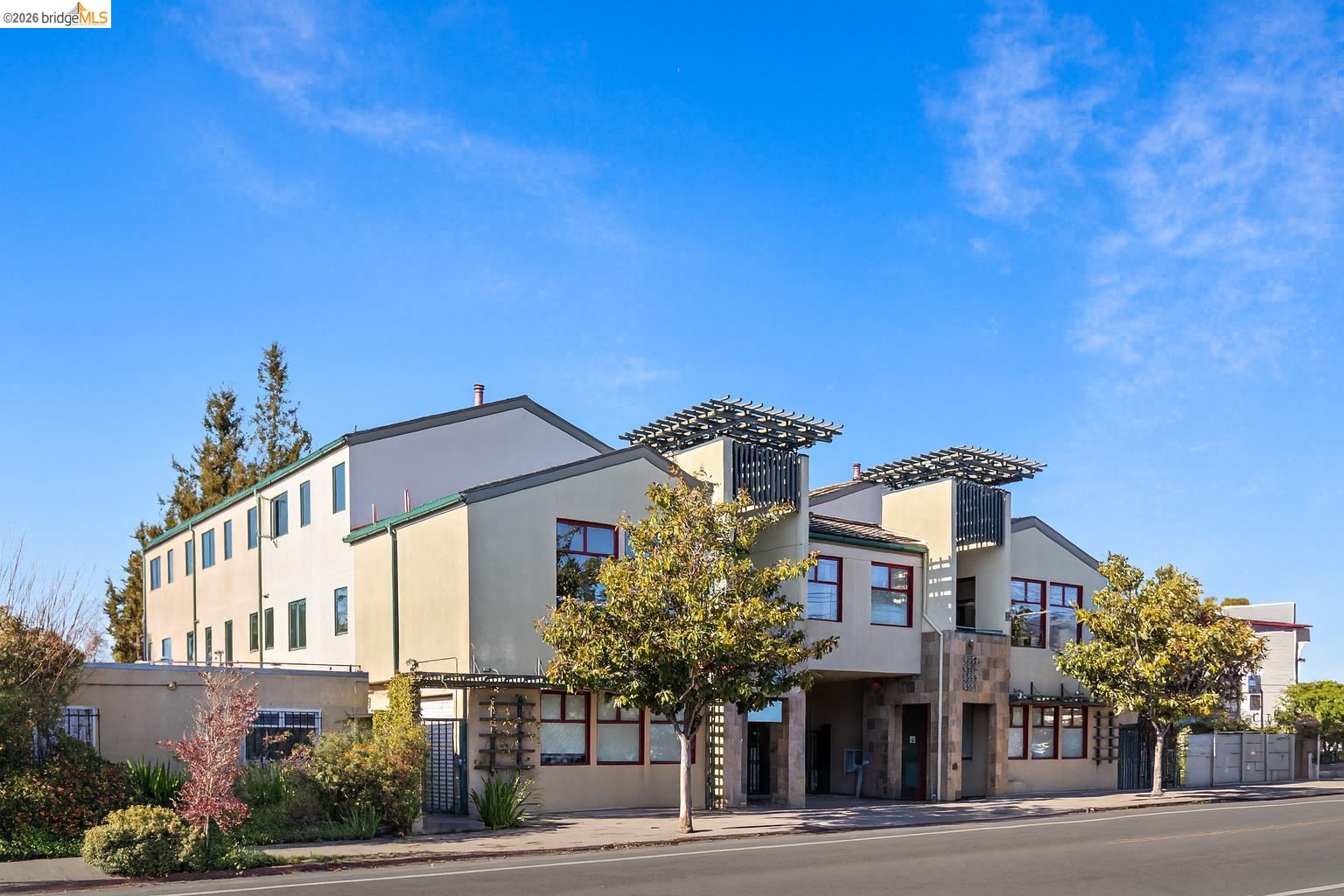 Photo #2: 41132338 Listing: Photo #2