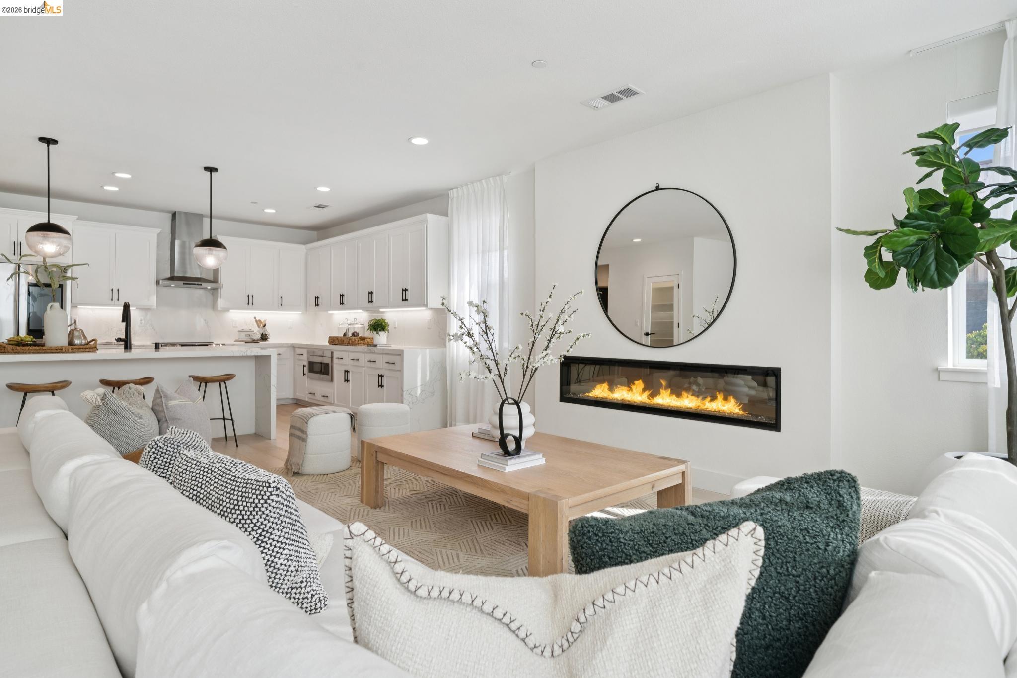 Front Image Thumbnail for EB41132340