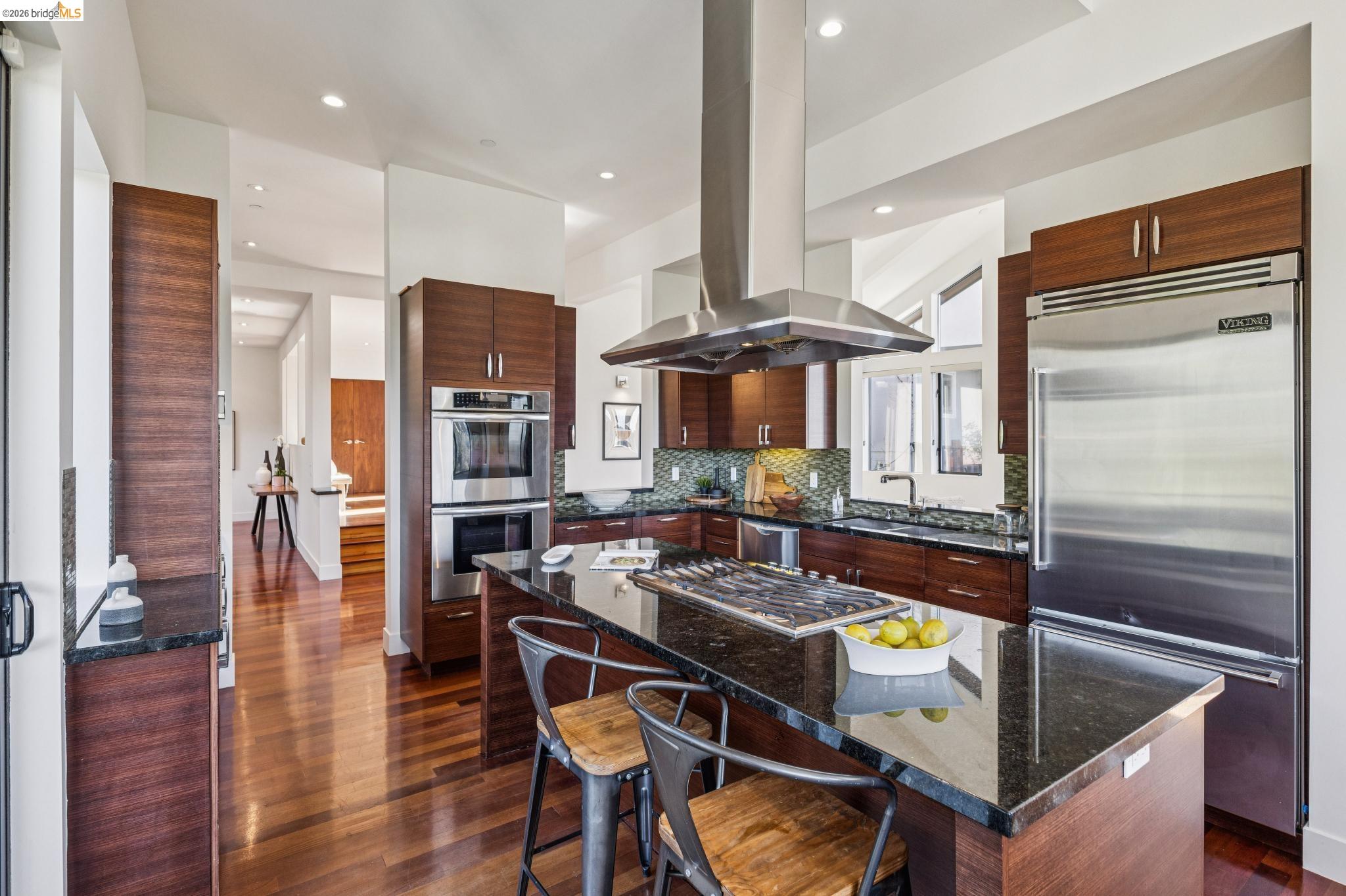 46 Carisbrook Ln, Oakland CA 94611 — photo 11