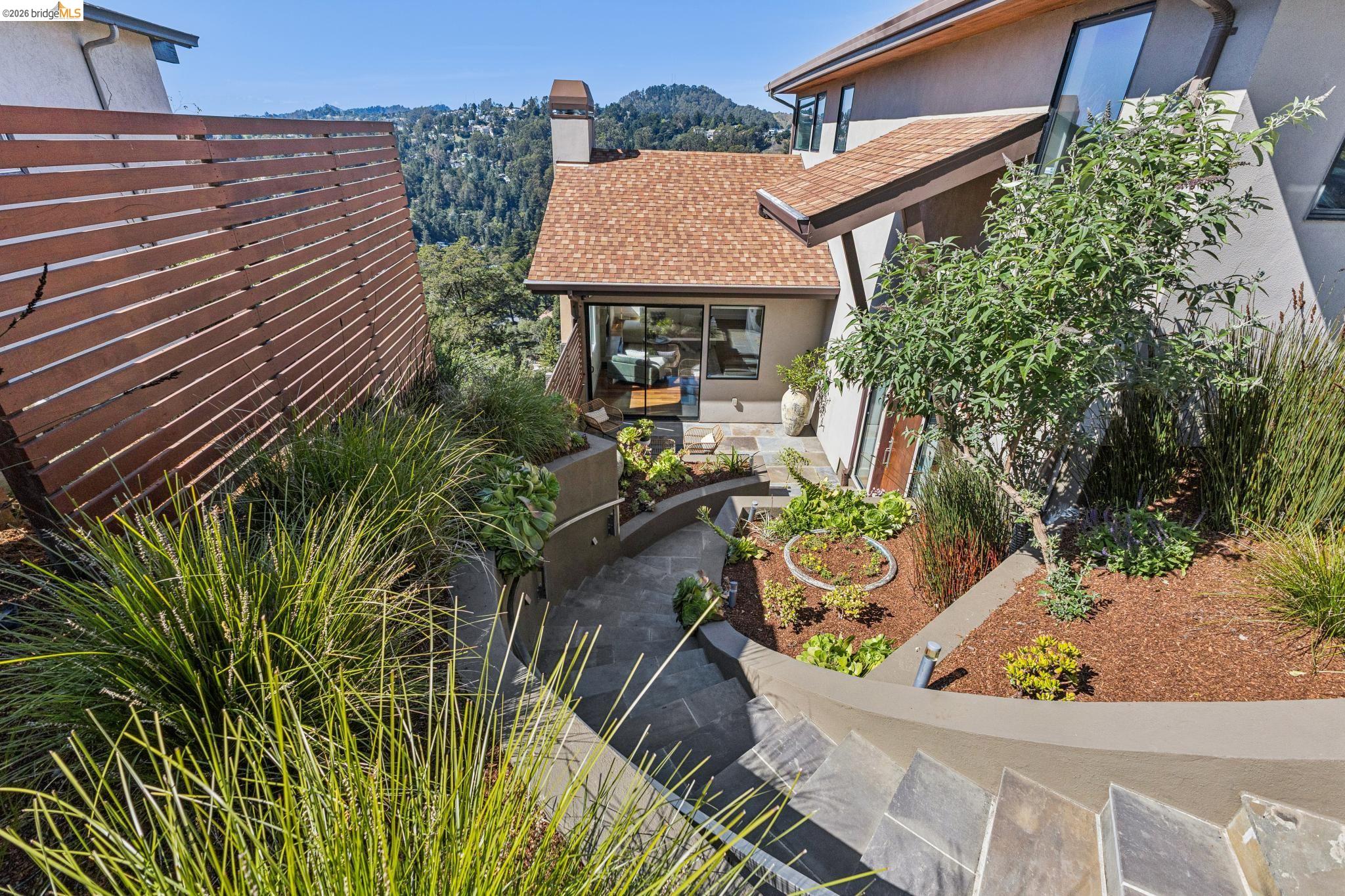 46 Carisbrook Ln, Oakland CA 94611 — photo 6