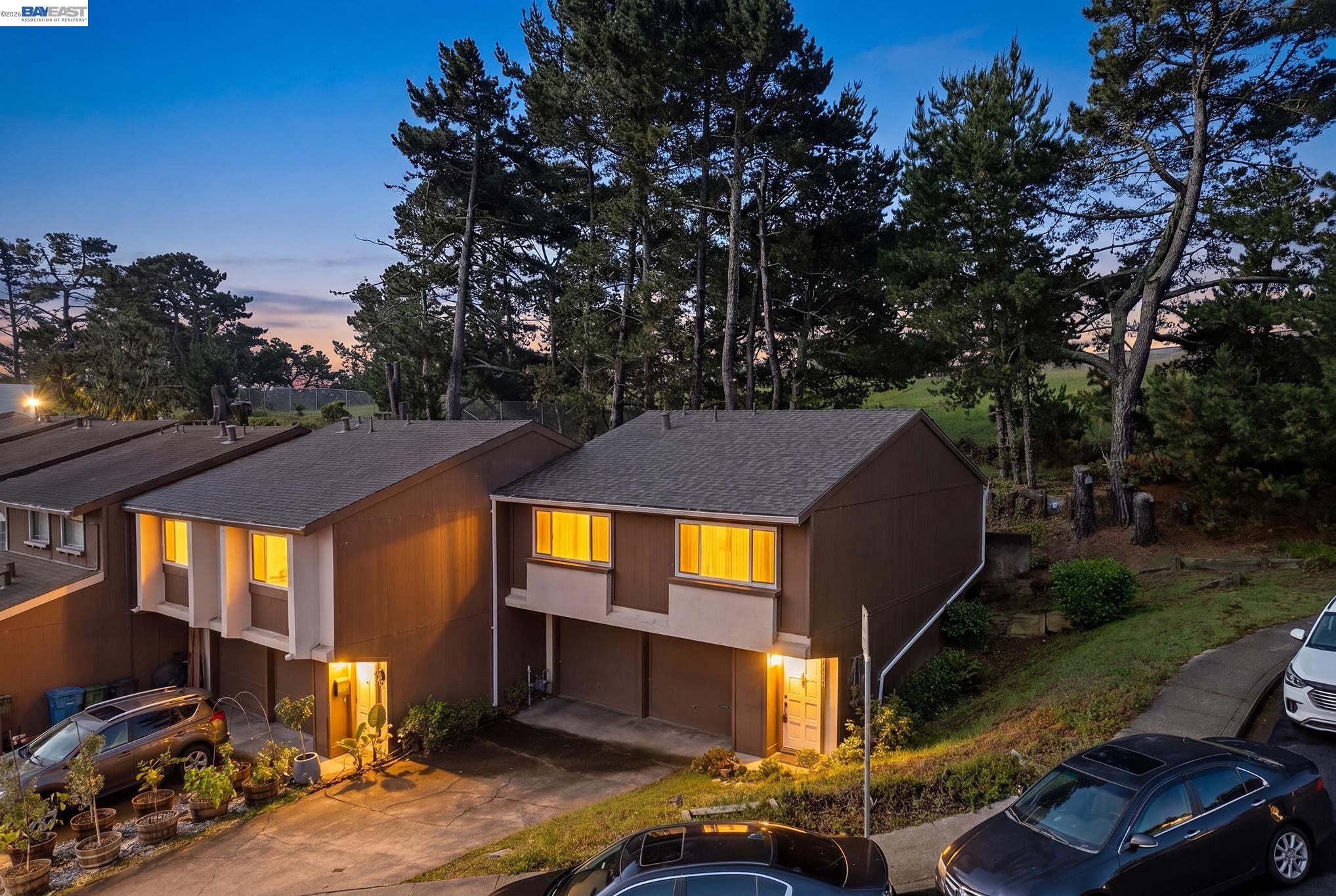 Front Image Thumbnail for BE41132356