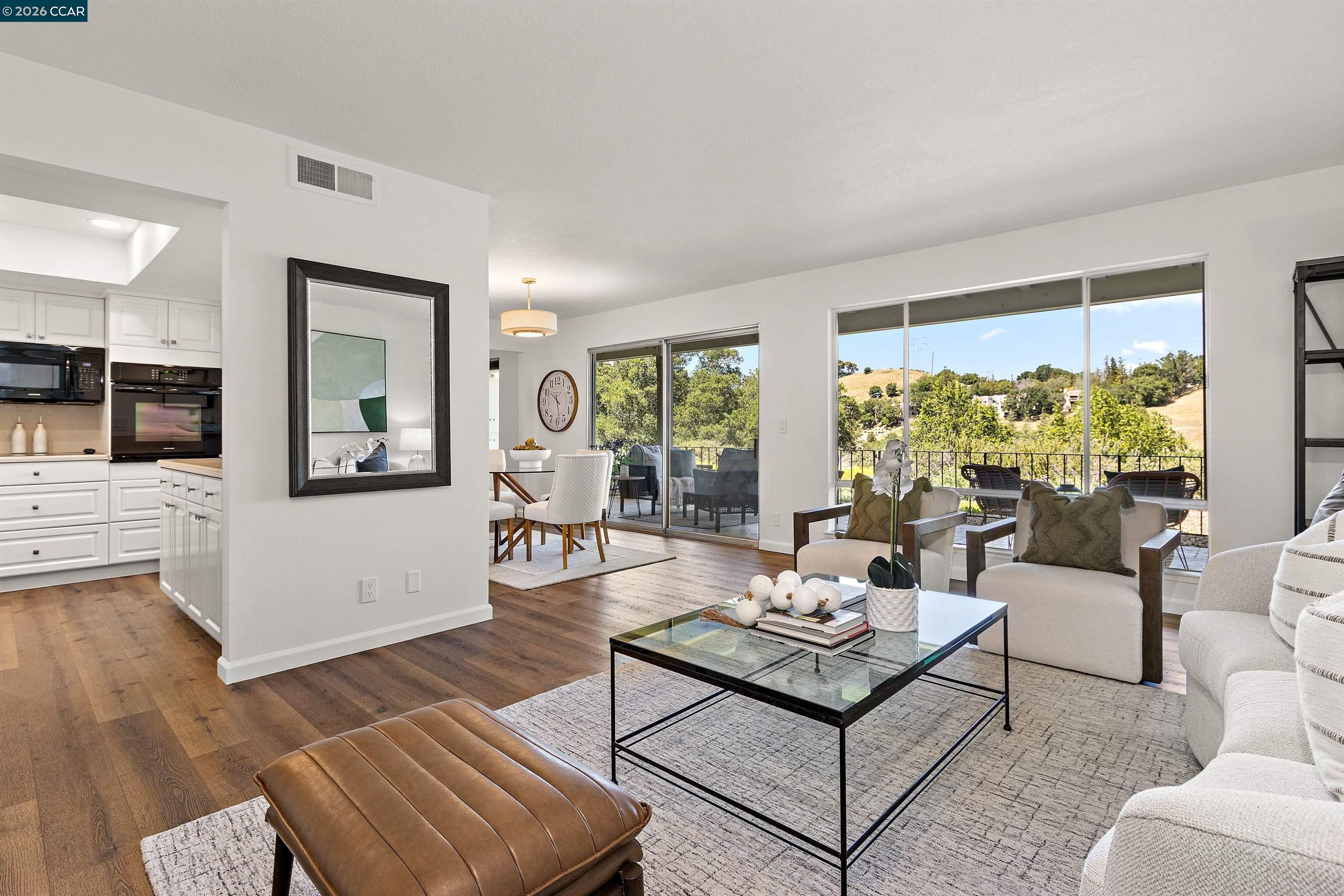 Photo #2: 41132366 Listing: Photo #2