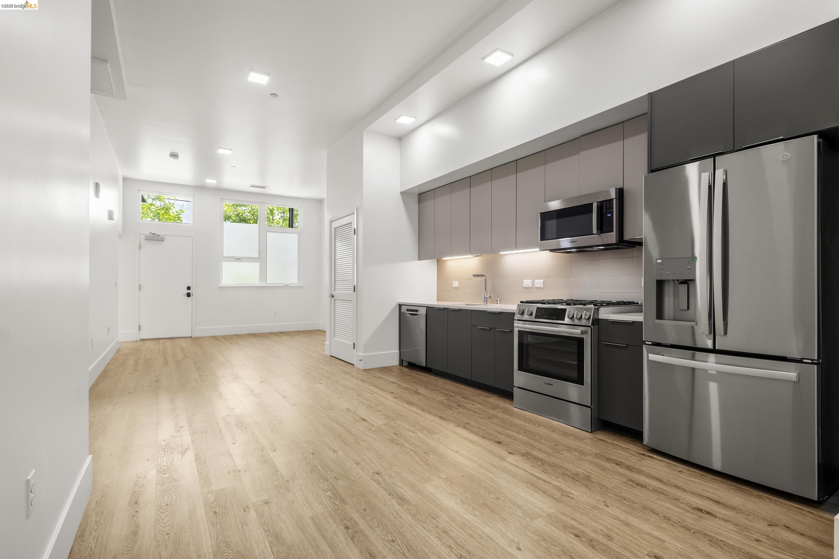 Photo #4: 41132369 Listing: Photo #4