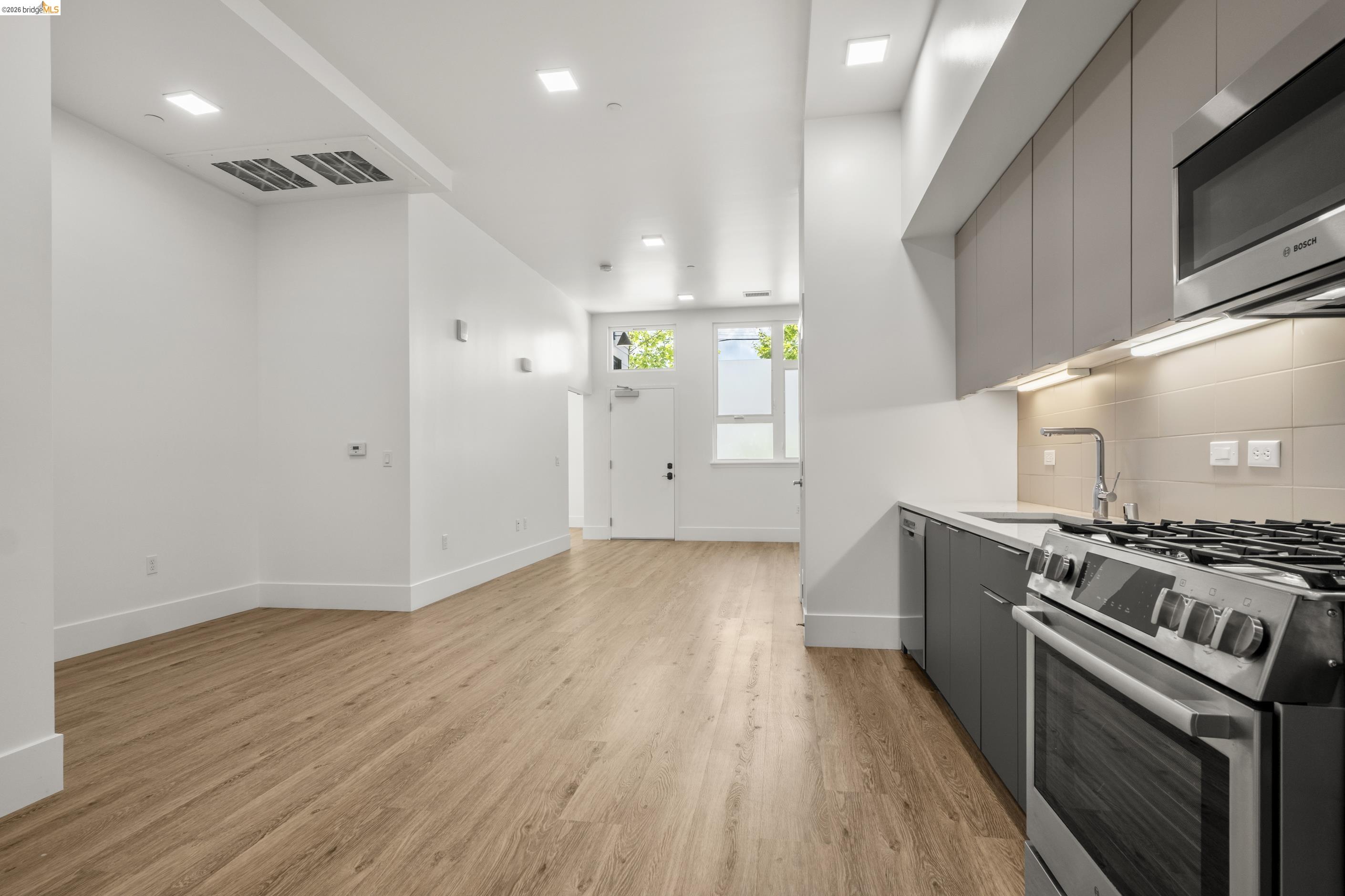 Photo #5: 41132369 Listing: Photo #5