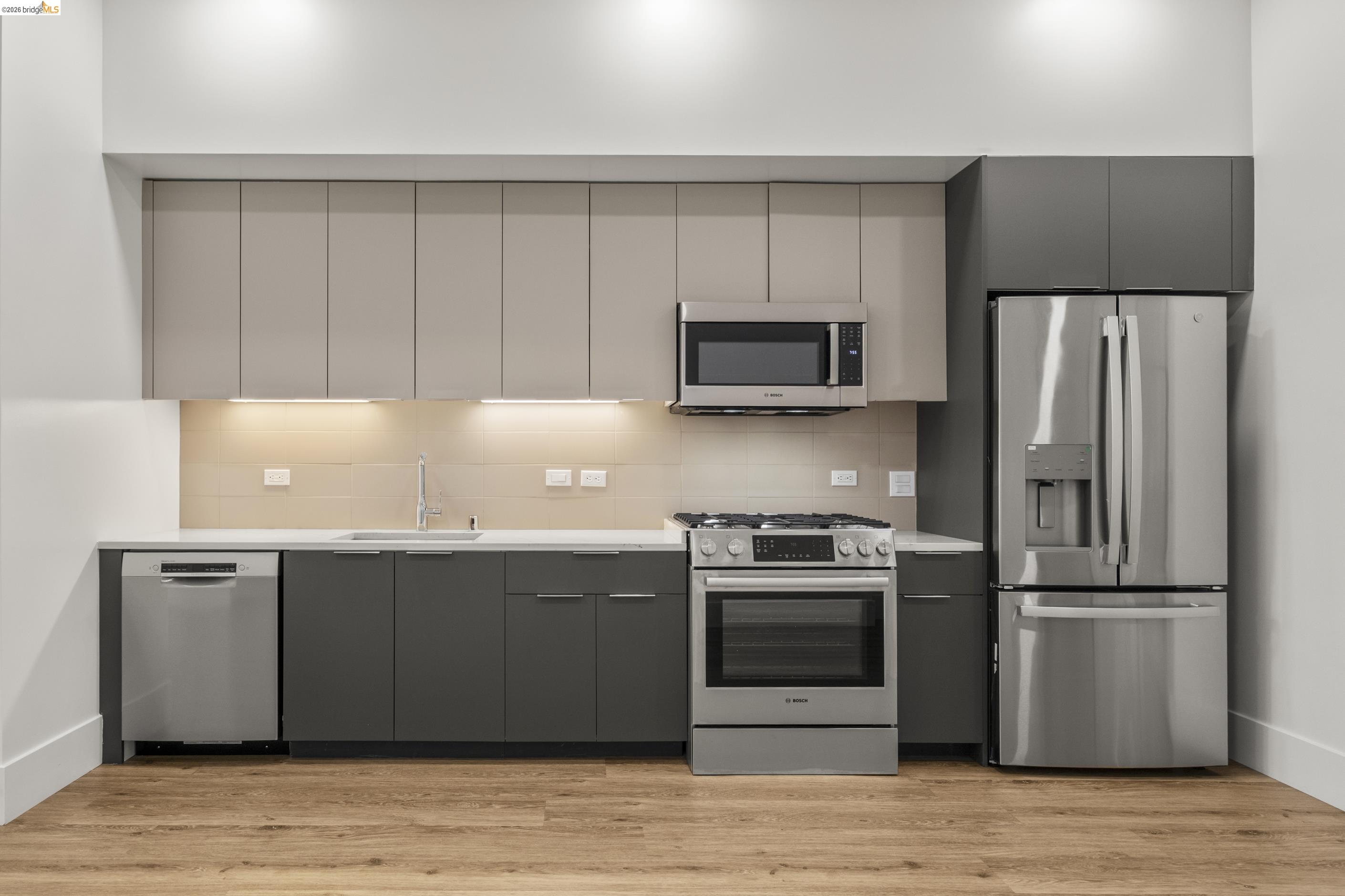 Photo #6: 41132369 Listing: Photo #6